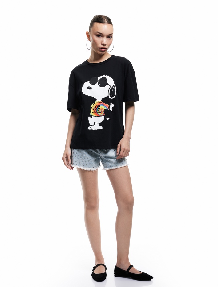  Snoopy Baskılı Kısa Kollu Bisiklet Yaka Lisanslı Tişört