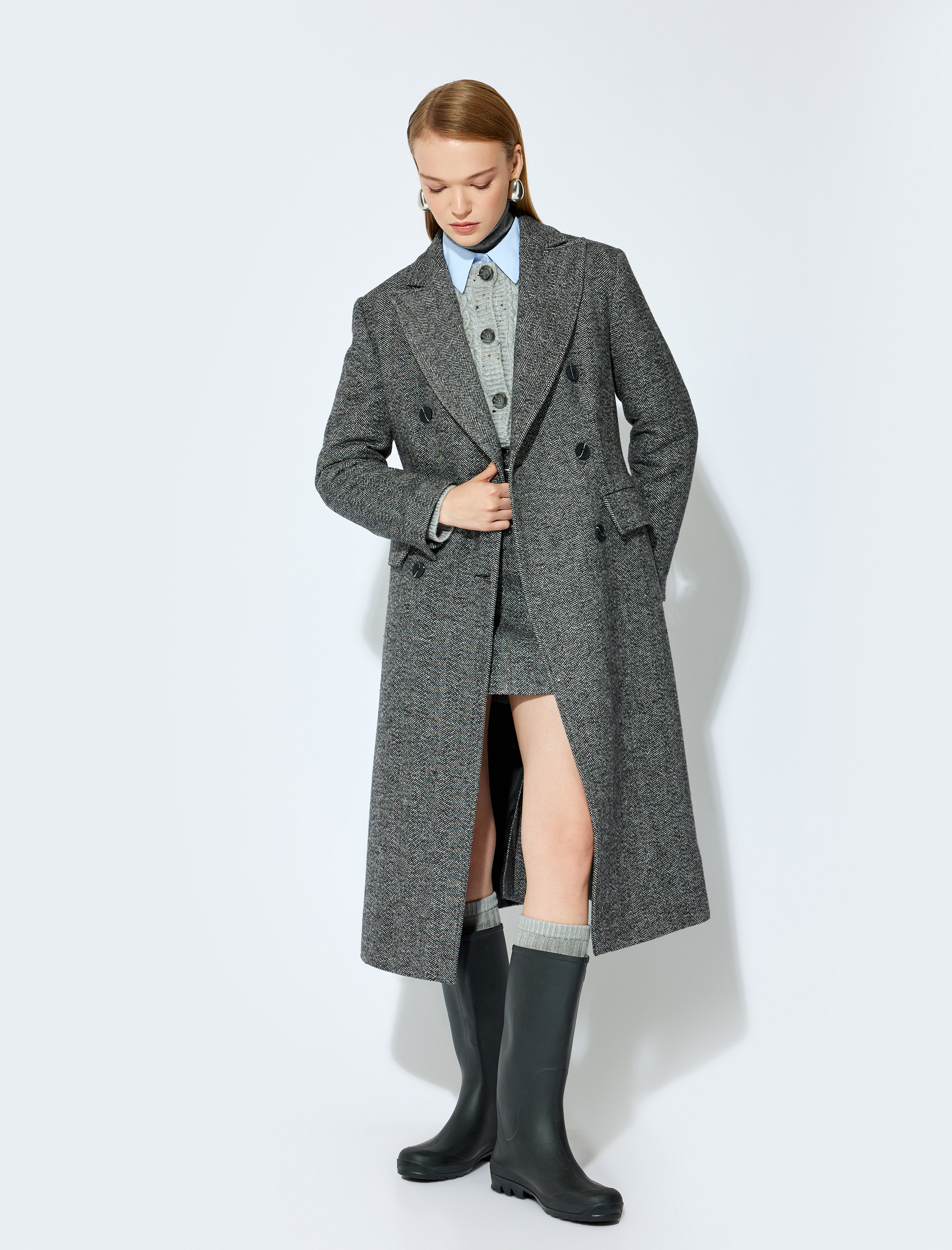   Koton X Şahika Ercümen - Cepli Balıksırtı Desenli Düğmeli Kruvaze Uzun Kaşe Kaban