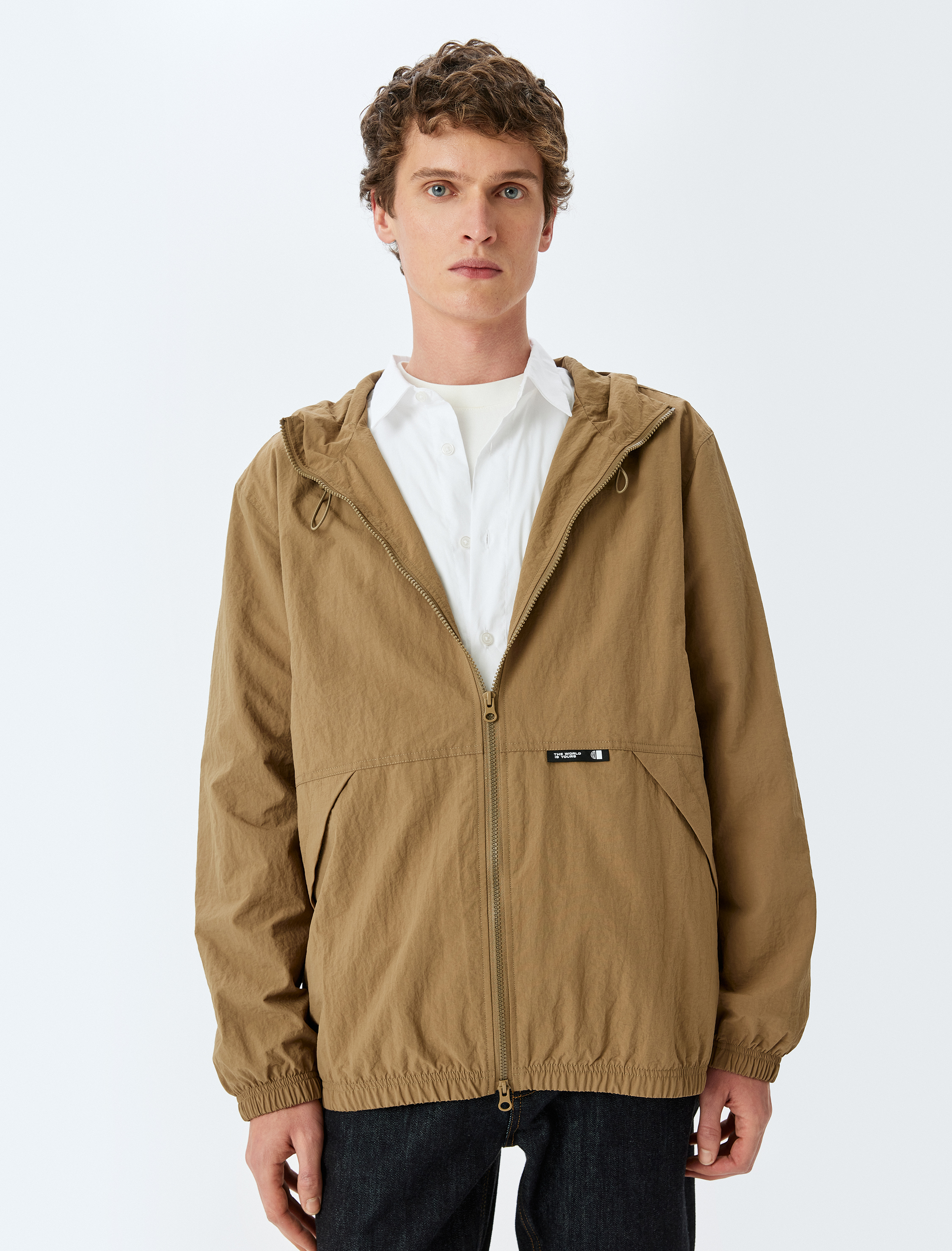   Fermuarlı Cepli Etiket Detaylı Kapşonlu Yağmurluk