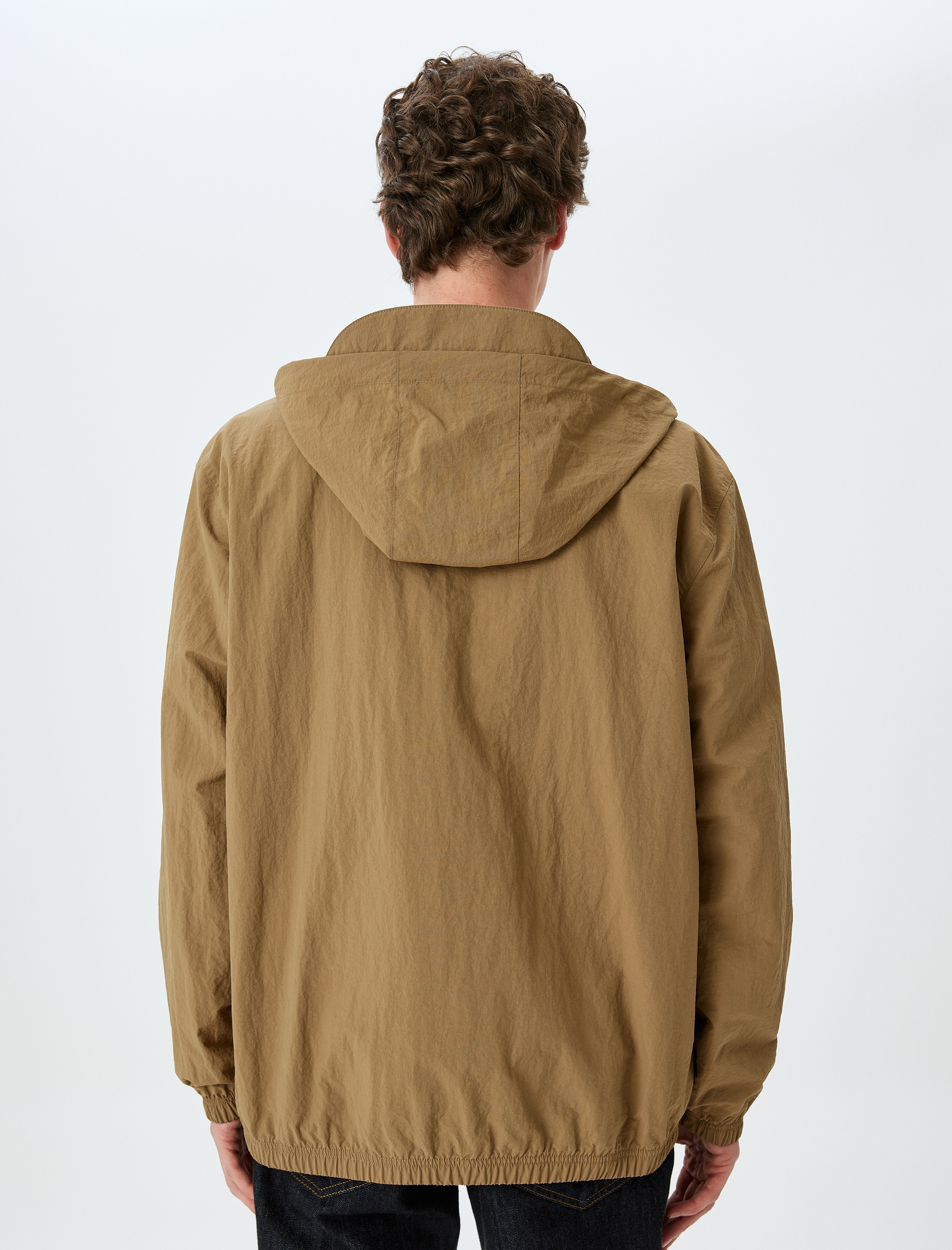   Fermuarlı Cepli Etiket Detaylı Kapşonlu Yağmurluk