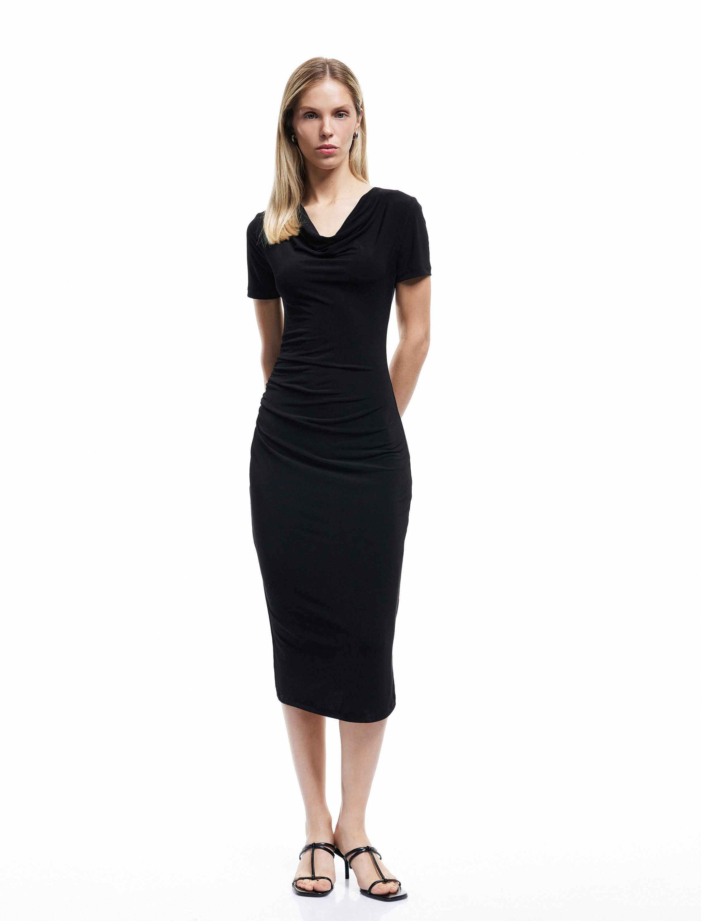   Yuvarlak Yaka Kısa Kollu Midi Boy Kalem Elbise