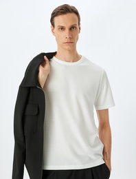 Kısa Kollu Regular Fit Etiket Detaylı Waffle Dokulu Pamuk Karışımlı Bisiklet Yaka Tişört