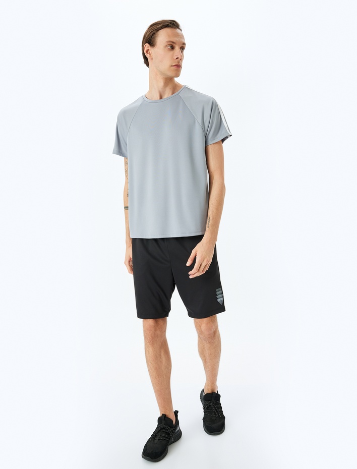  Bisiklet Yaka Biyeli Kısa Kollu Spor Tişört