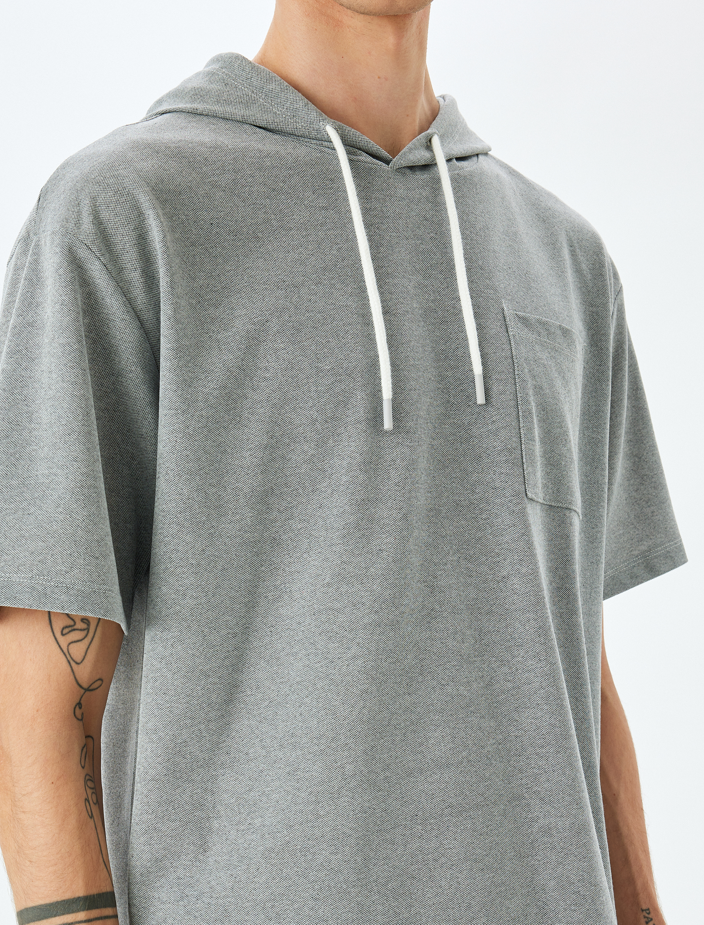   Oversize Pamuk Karışımlı Pike Kumaş Cep Detaylı Kısa Kollu Tişört