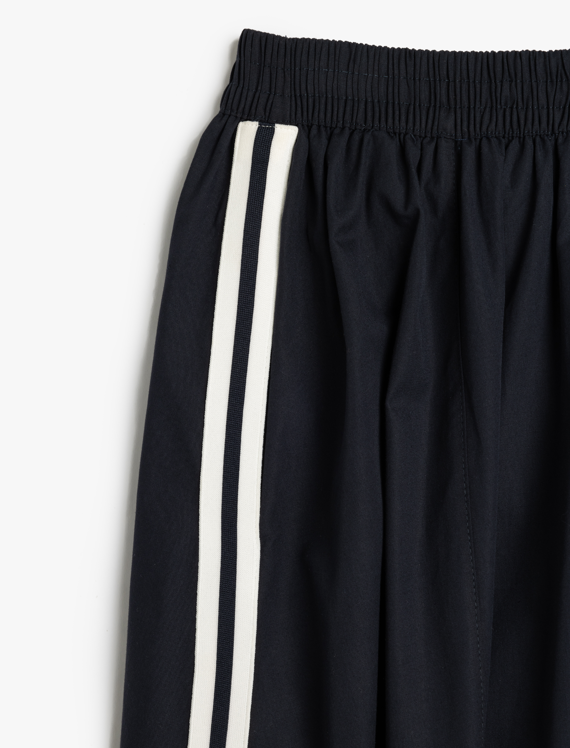   Pamuklu Yanları Çizgili Cepli Midi Boy Kloş Etek