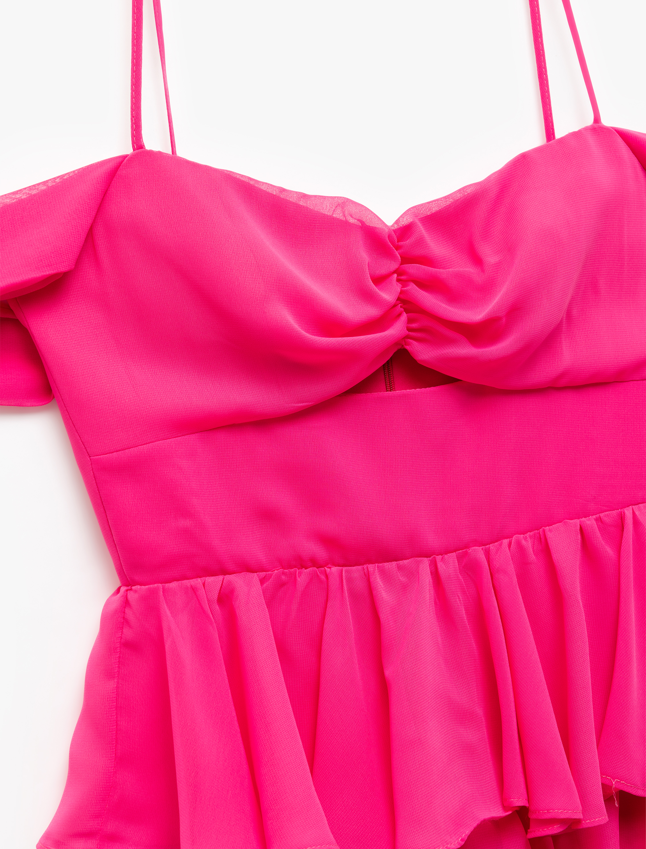   Katlı Volanlı Kısa Kollu Kalp Yaka Mini Elbise