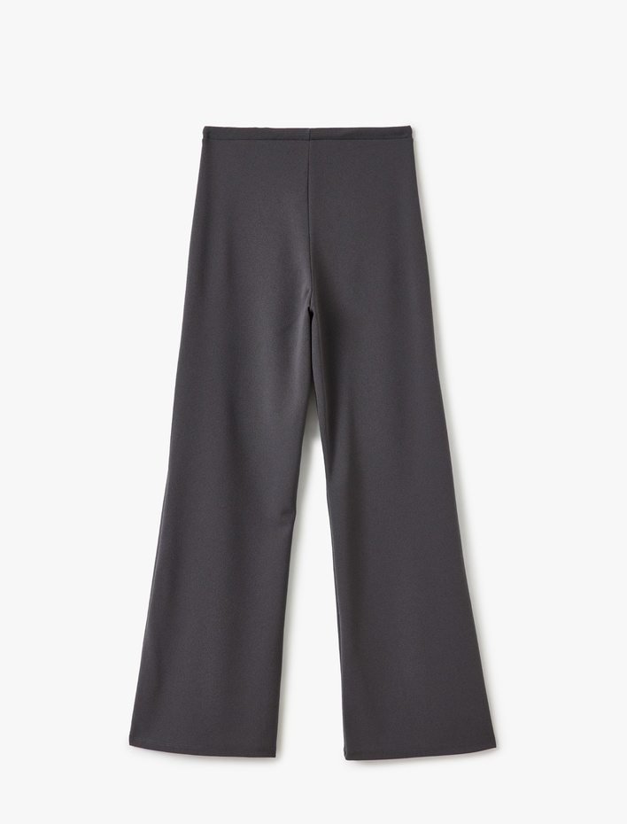  Beli Bağcıklı Rahat Kesim Düz Paça Pantolon