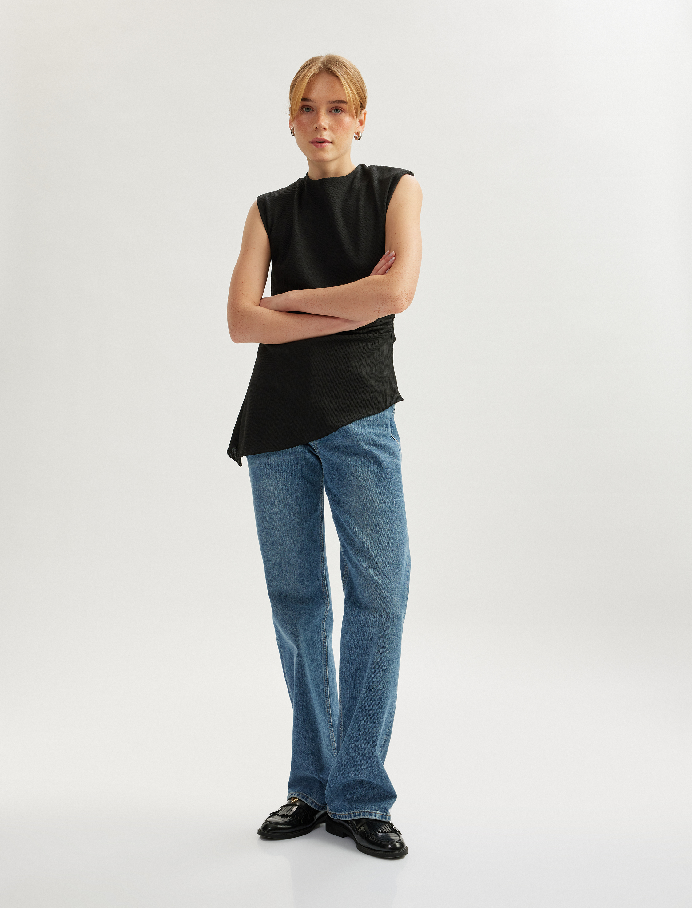   Asimetrik Kesim Bisiklet Yaka Kolsuz Vatkalı Bluz