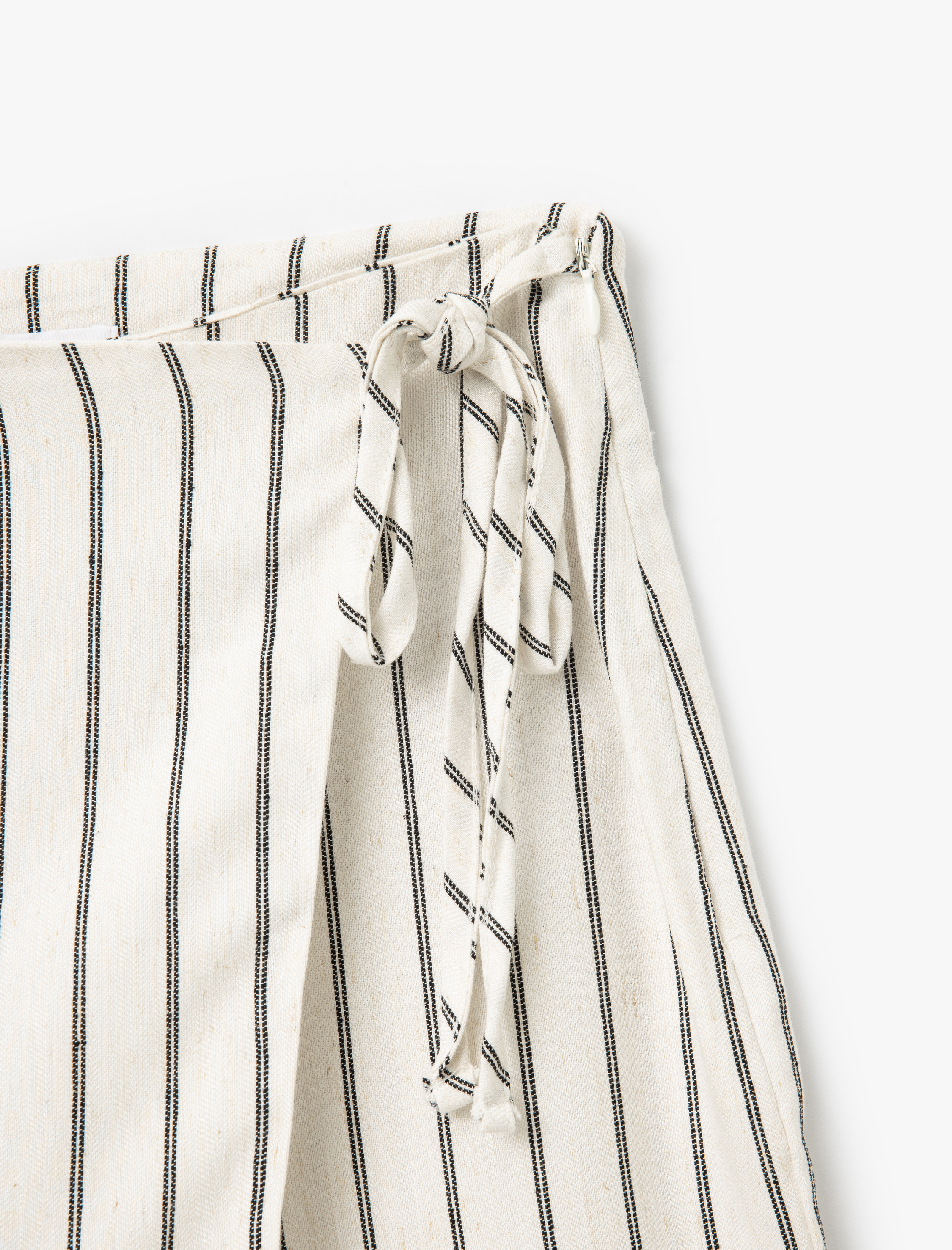   Keten Karışımlı Bağlama Detaylı Çizgili Şort Etek