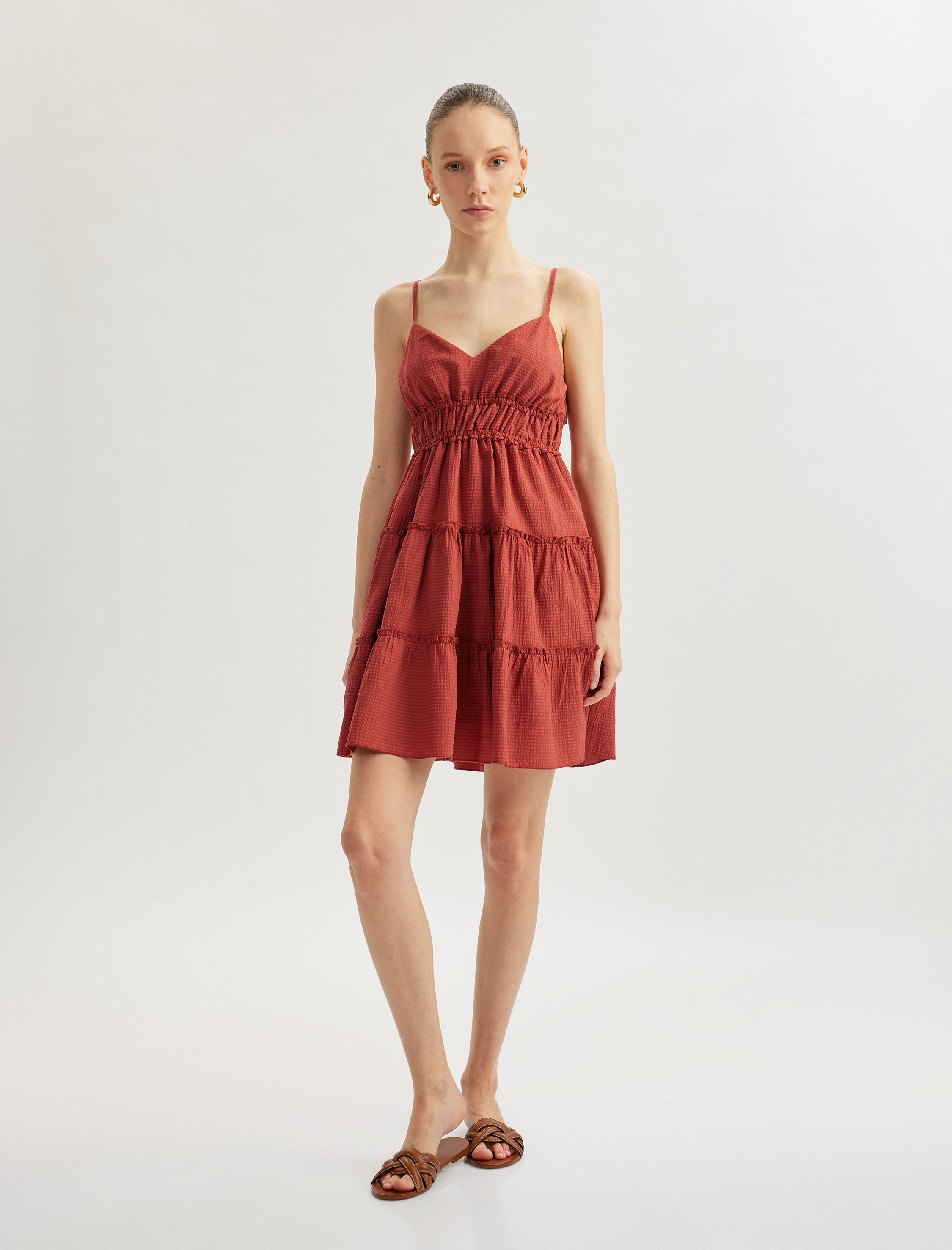   Askılı V Yaka Katlı Gipeli Volanlı Mini Elbise