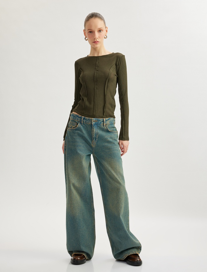  Nervür Detaylı Kayık Yaka Uzun Kollu Slim Fit Tişört