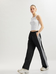 Şerit Detaylı Beli Lastikli Cepli Boru Paça Eşofman Pantolon