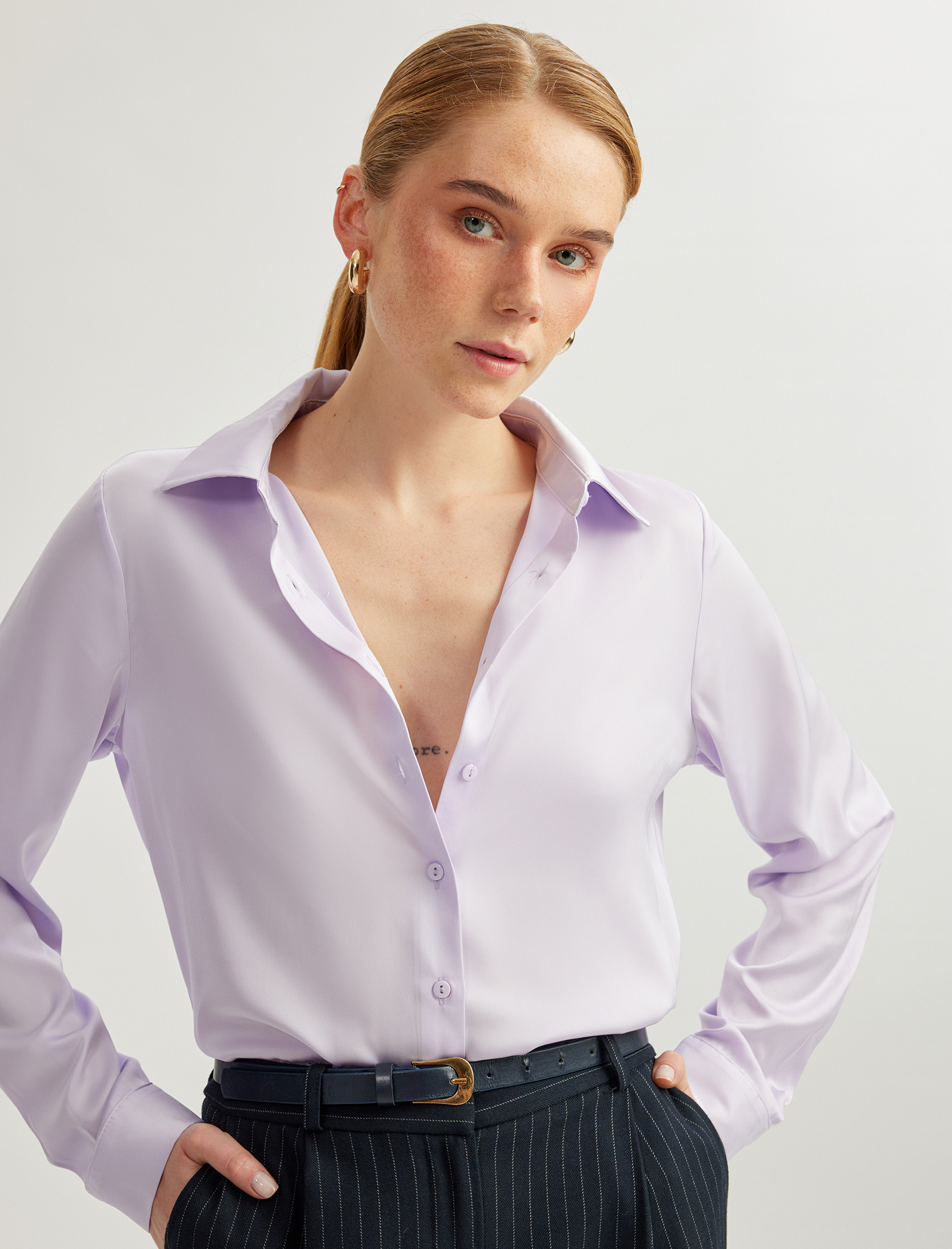   Klasik Yaka Uzun Kollu Saten Gömlek