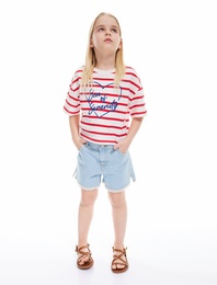 Pamuklu Düğme ve Cep Detaylı Basic Denim Şort