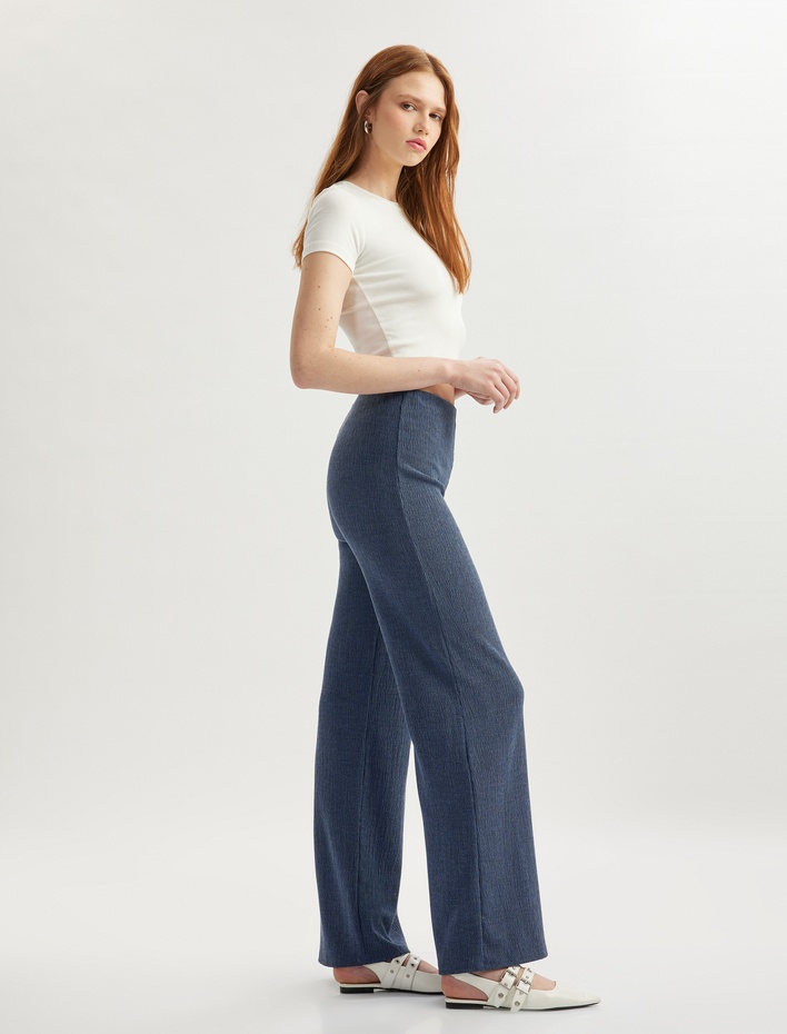  Rahat Kalıp Dokulu Dökümlü Bol Paça Pantolon