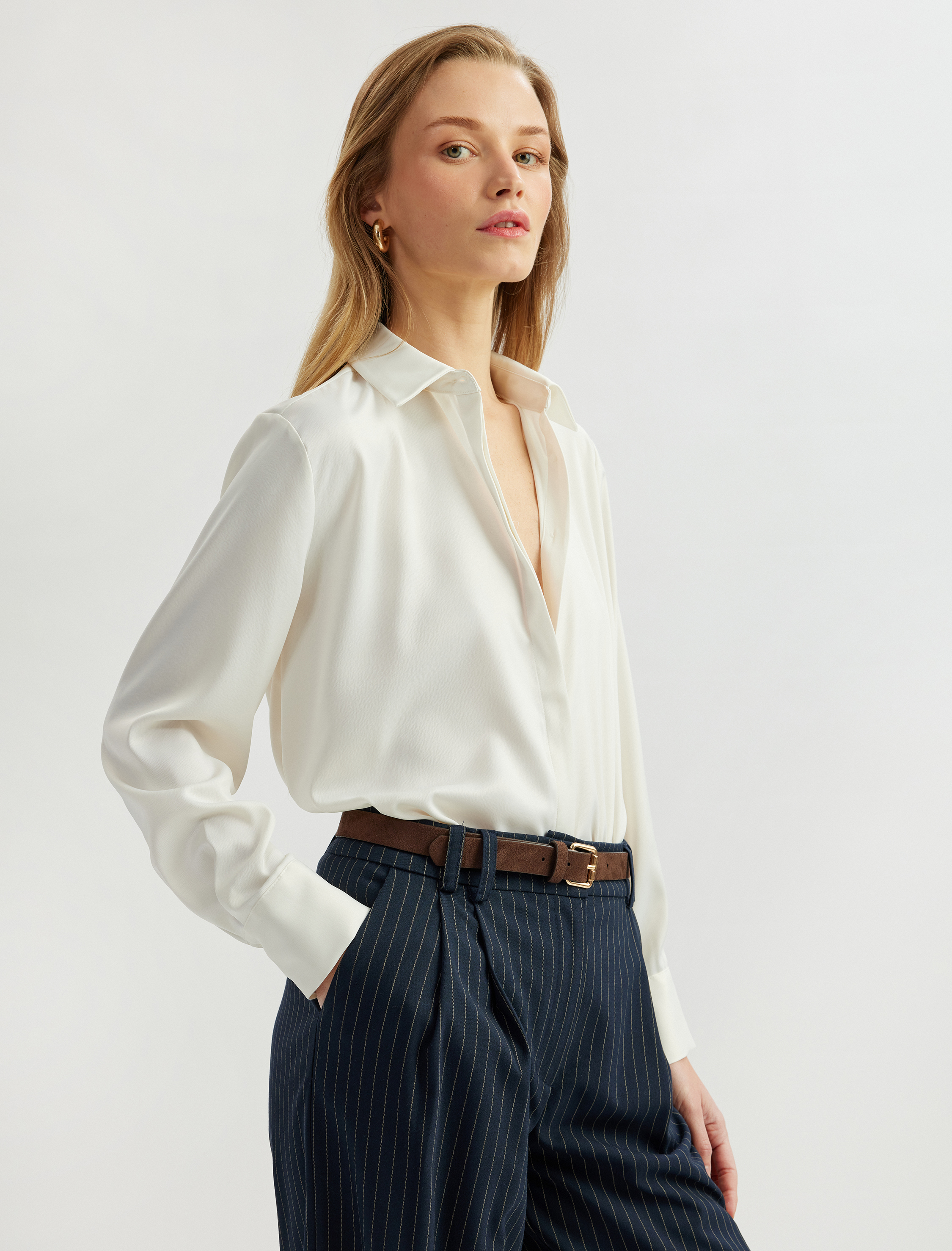   Regular Fit Klasik Yaka Uzun Kollu Saten Gömlek