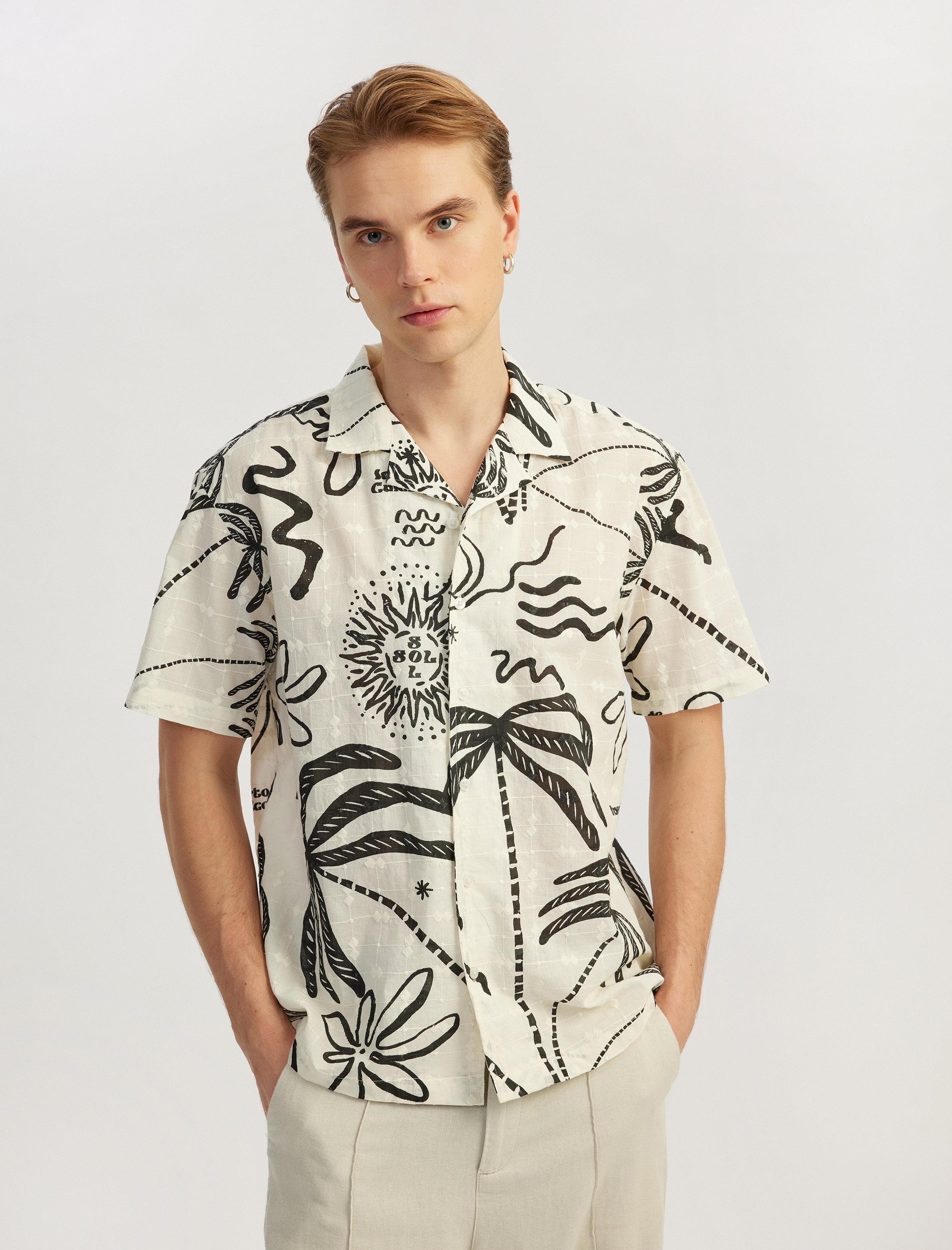   Kısa Kollu Pamuklu Nakışlı Desenli Gömlek