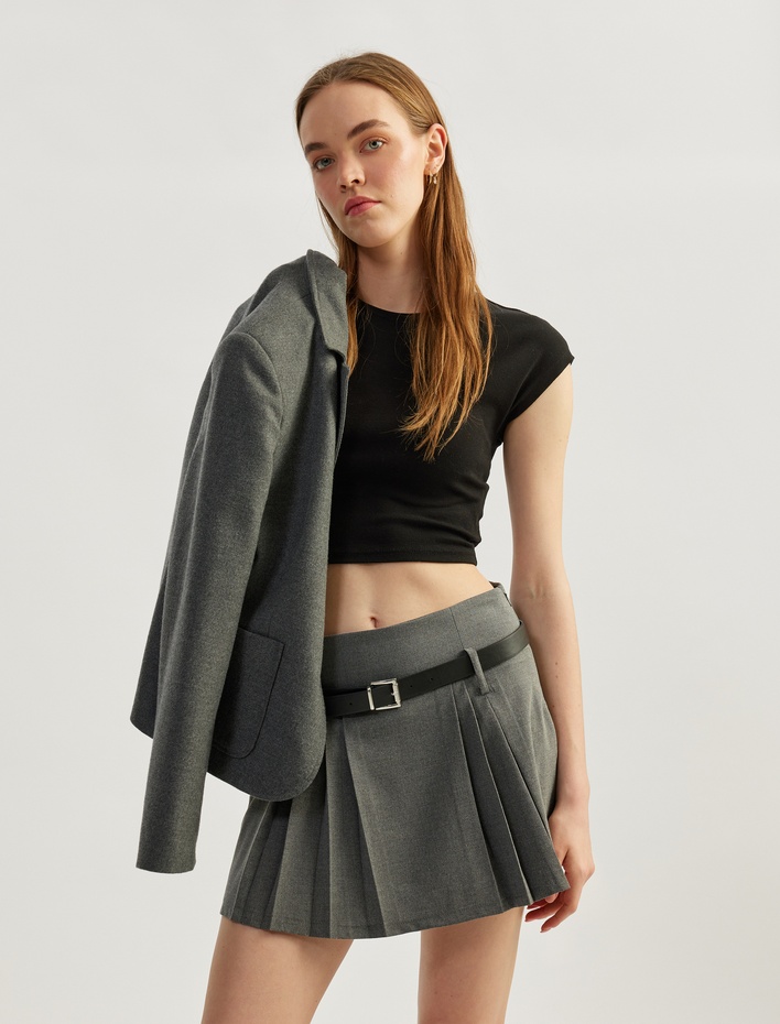  Kemerli Pileli Mini Şort Etek