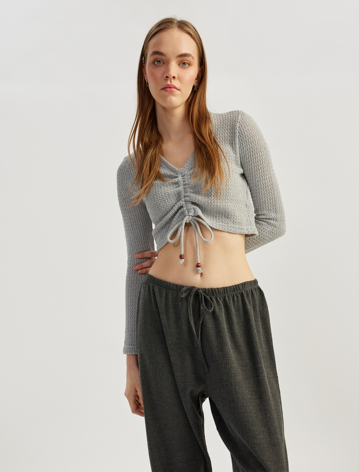  Uzun Kollu Büzgülü V Yaka Triko Crop Tişört