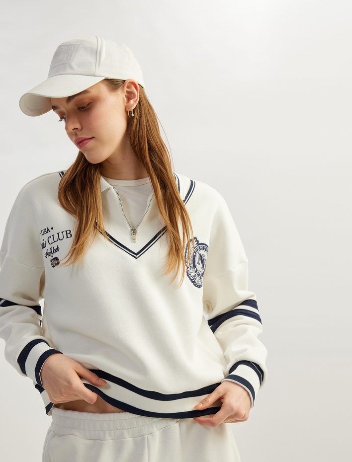  Şardonlu Nakış Detaylı Çizgili Oversize Yarım Fermuarlı Sweatshirt