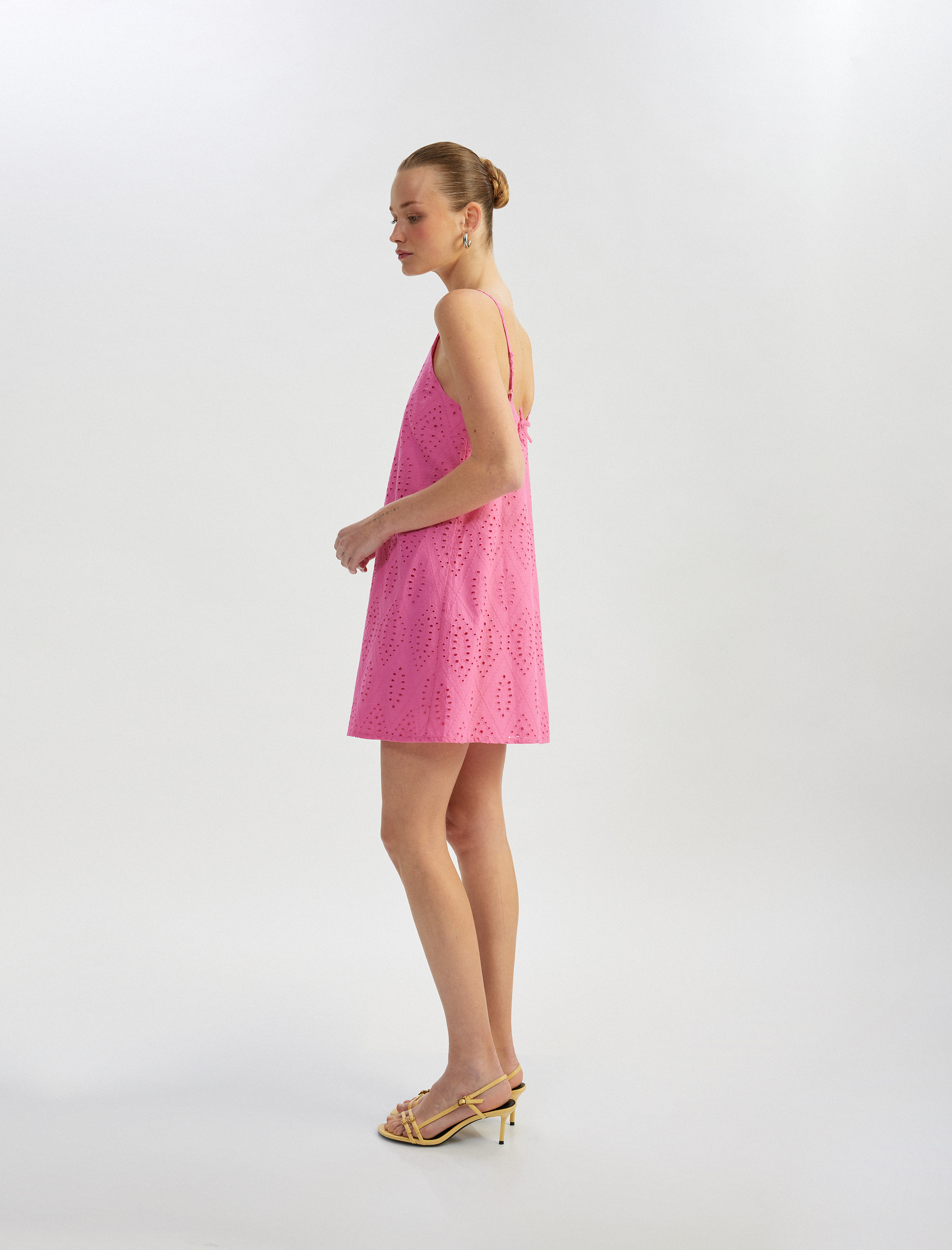   Pamuklu A Kesim Mini Halter Yaka İnce Askılı Fisto Elbise