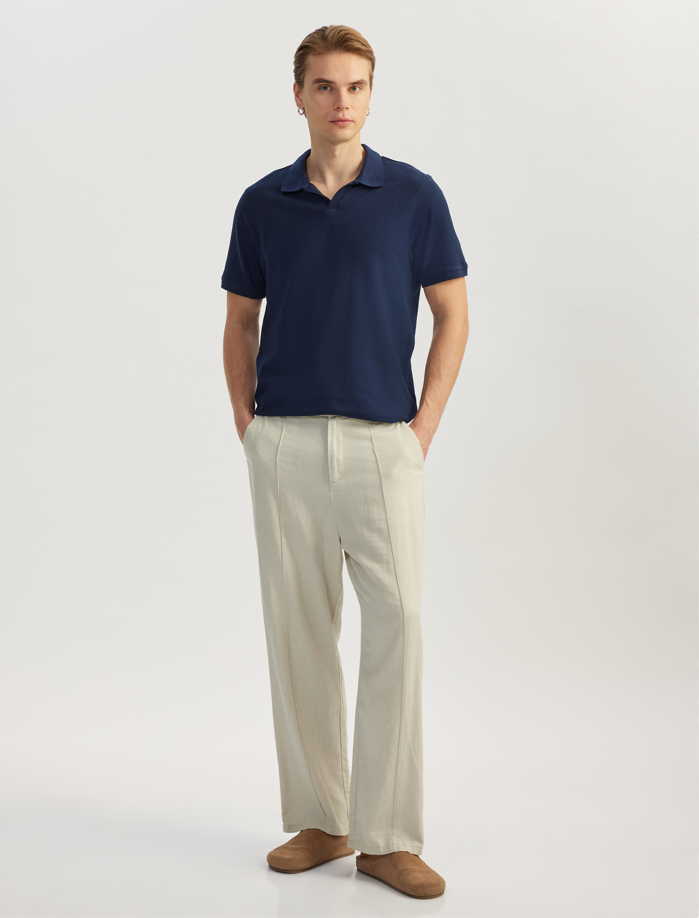   Pamuklu Pike Kumaş Kısa Kollu Regular Fit V Yaka Polo Tişört