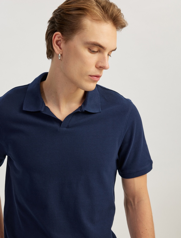  Pamuklu Pike Kumaş Kısa Kollu Regular Fit V Yaka Polo Tişört