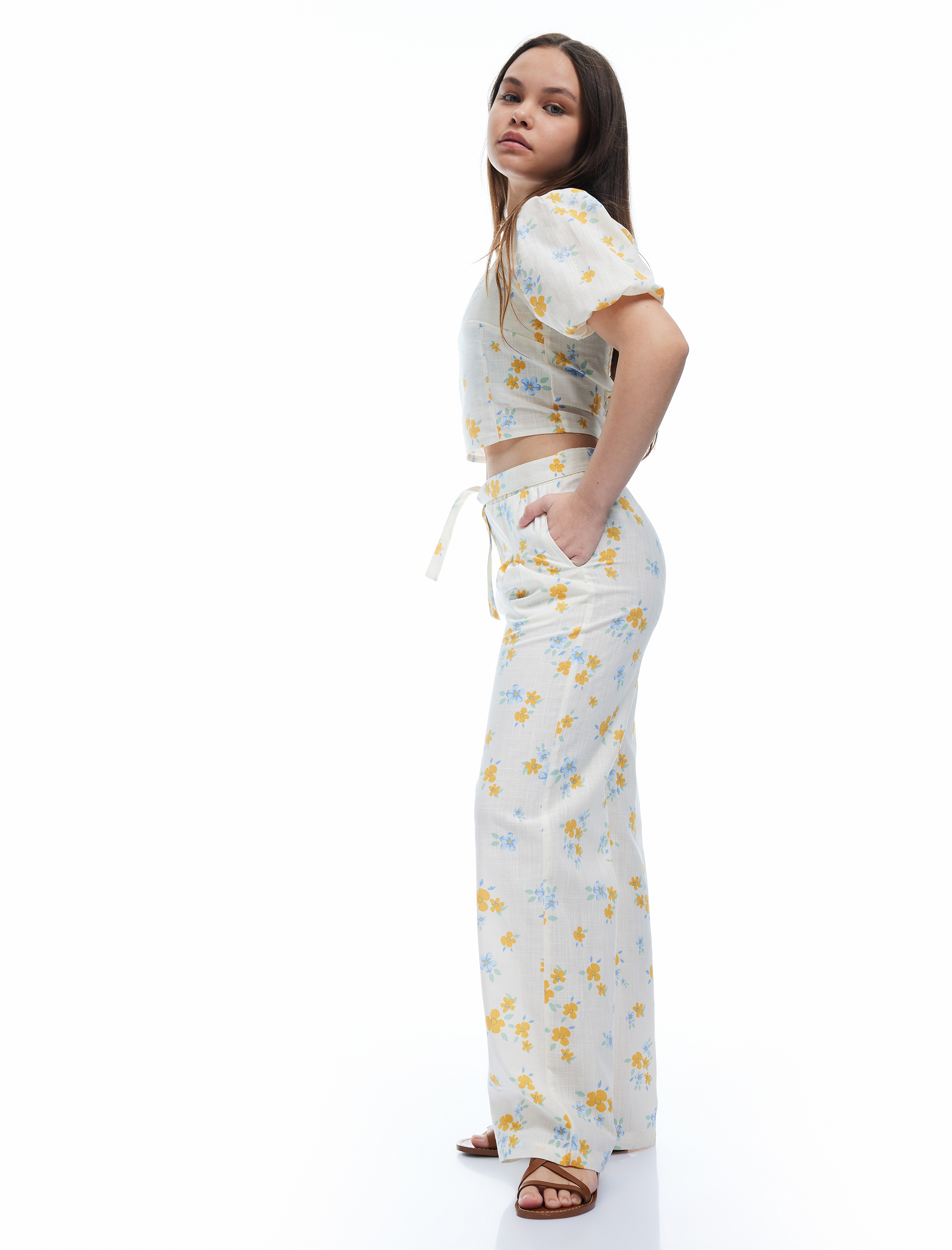  Kız Çocuk Pamuklu Çiçek Desenli Kemer Detaylı Geniş Paça Pantolon