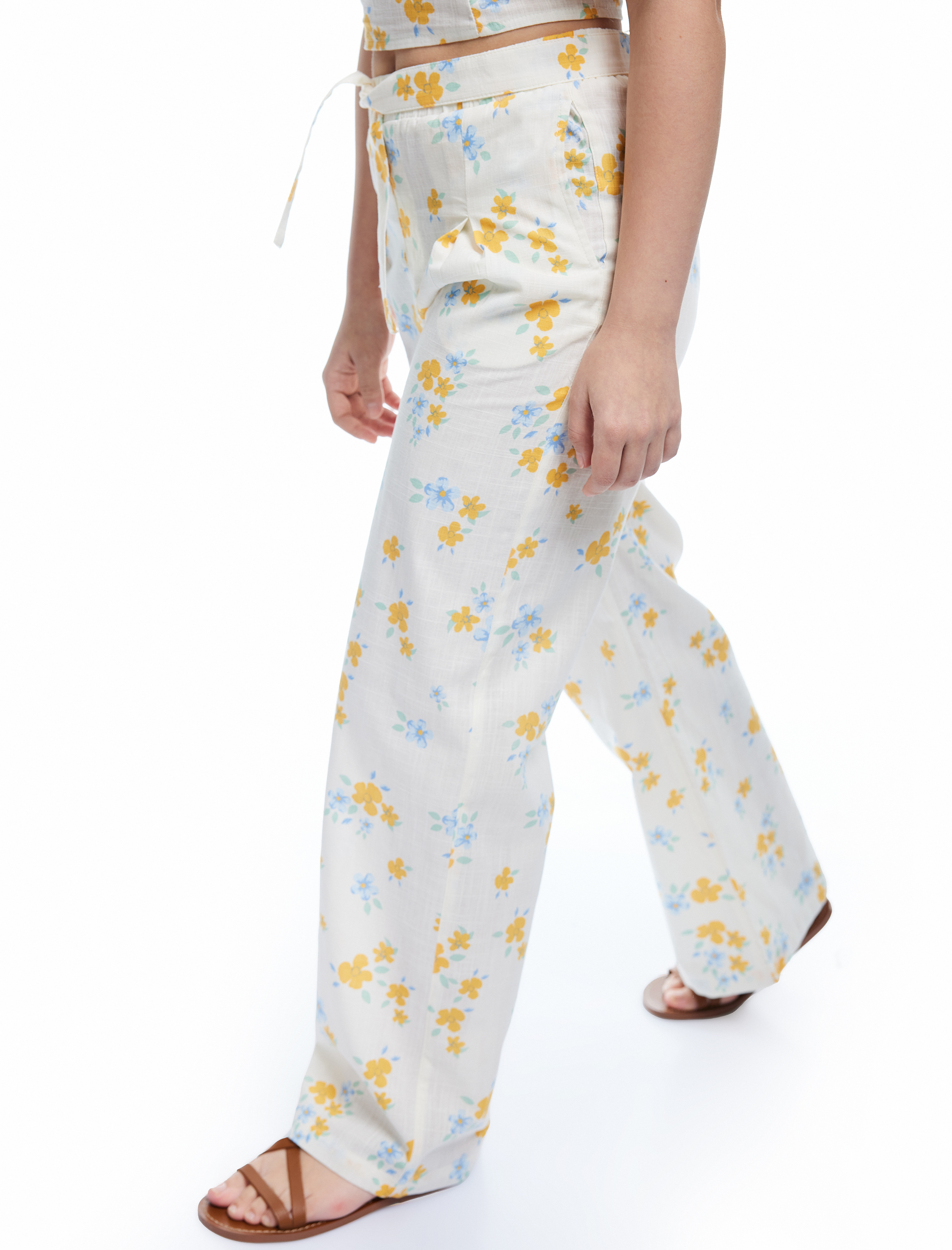  Kız Çocuk Pamuklu Çiçek Desenli Kemer Detaylı Geniş Paça Pantolon