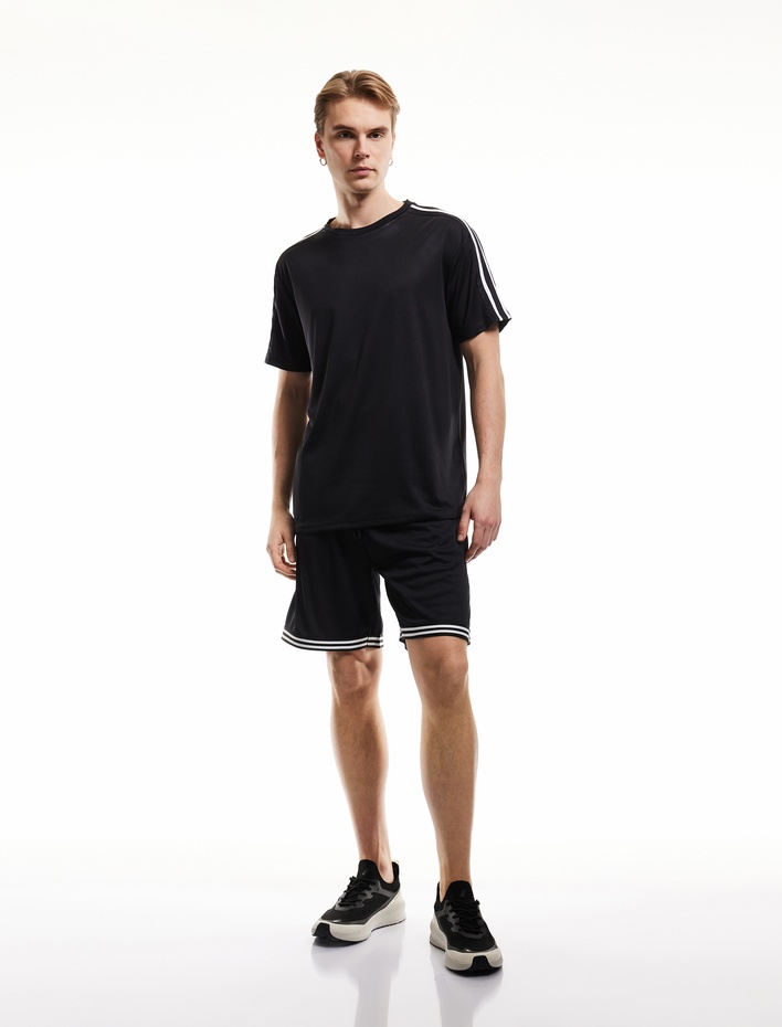  Çizgi Detaylı Cepli Beli Bağcıklı Spor Şort