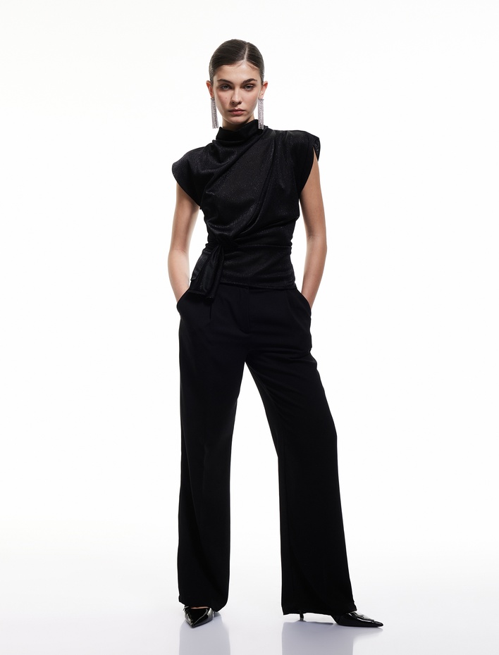  Bağlama Detaylı Simli Kolsuz Dik Yaka Abiye Bluz