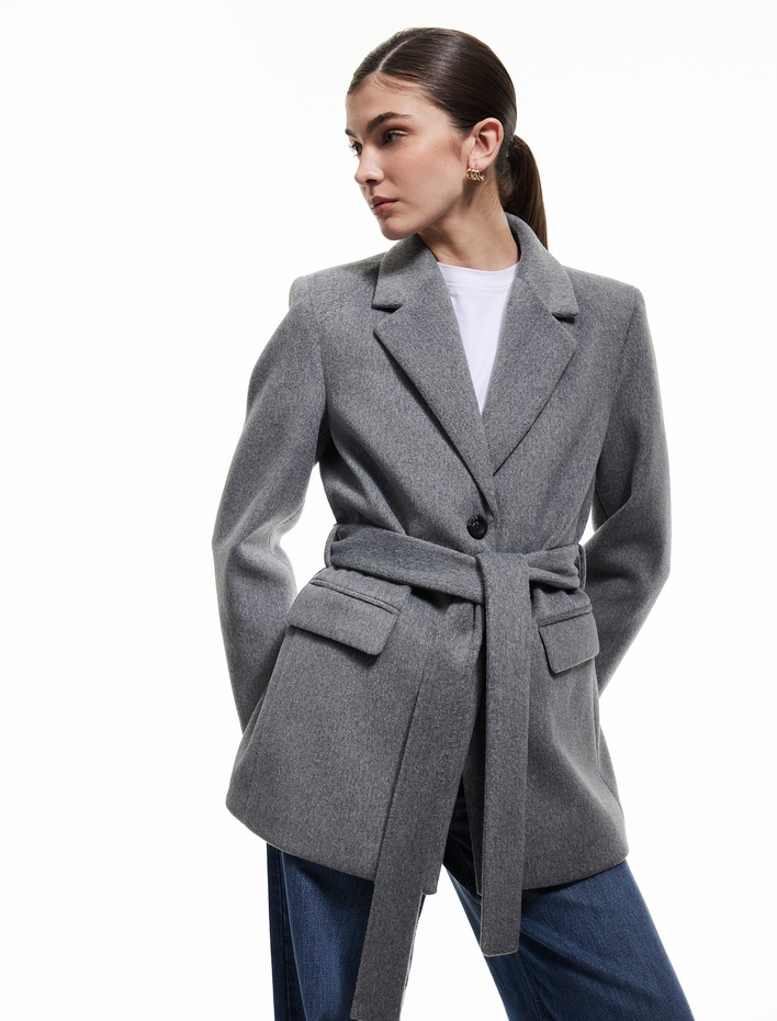  Yumuşak Dokulu Kemer Detaylı Cepli Kruvaze Kısa Kaban