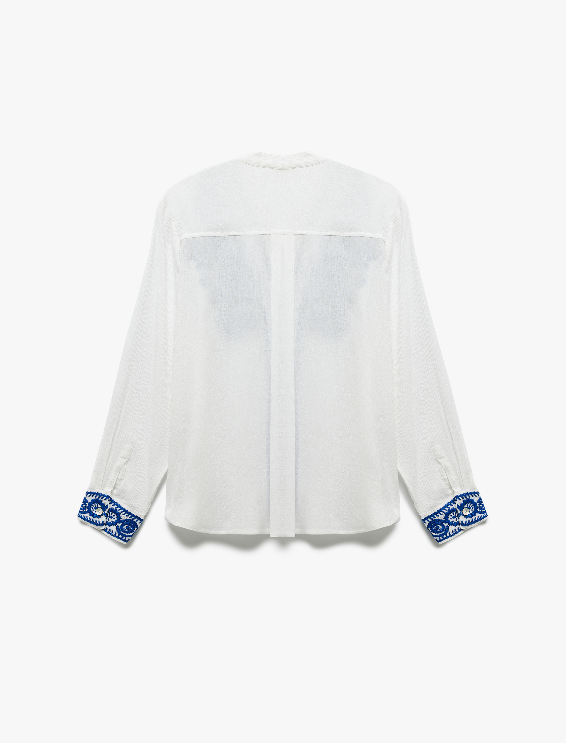   Uzun Kollu Hakim Yaka Viskon Nakış Detaylı Çiçekli Gömlek