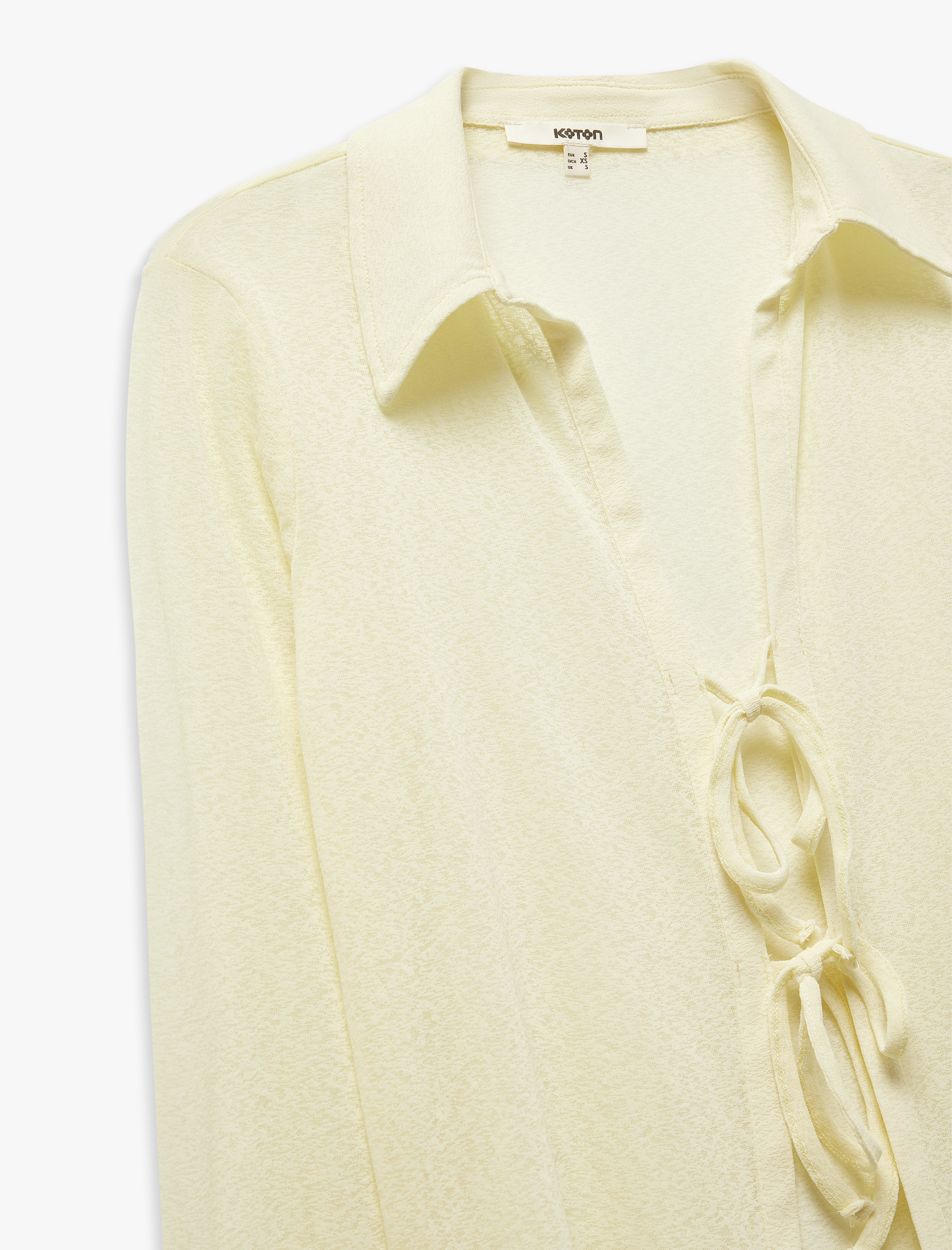   Slim Fit Önden Bağlamalı Fiyonk Detaylı Uzun Kollu Gömlek