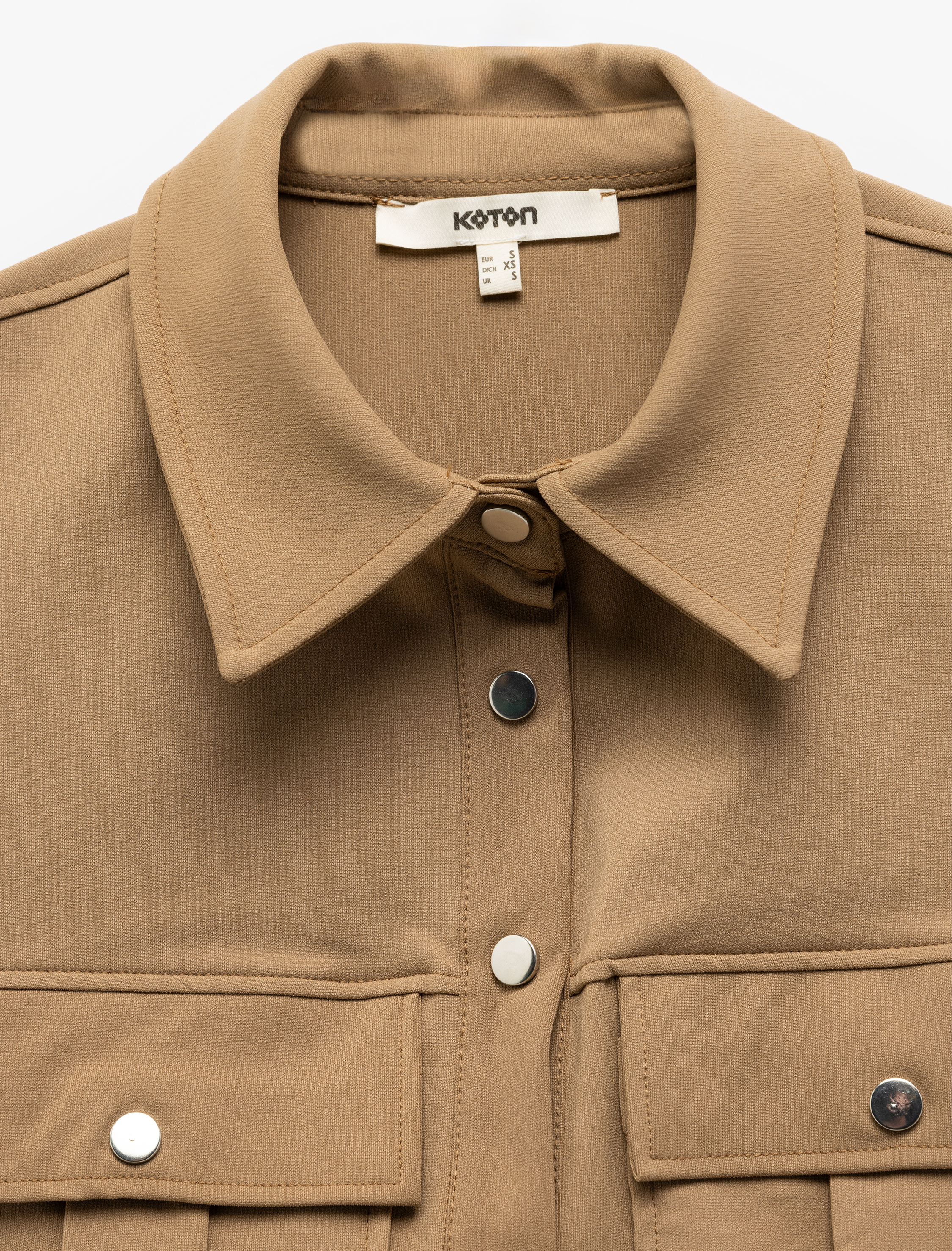   Kapaklı Cep Detaylı Kruvaze Kolsuz Ceket