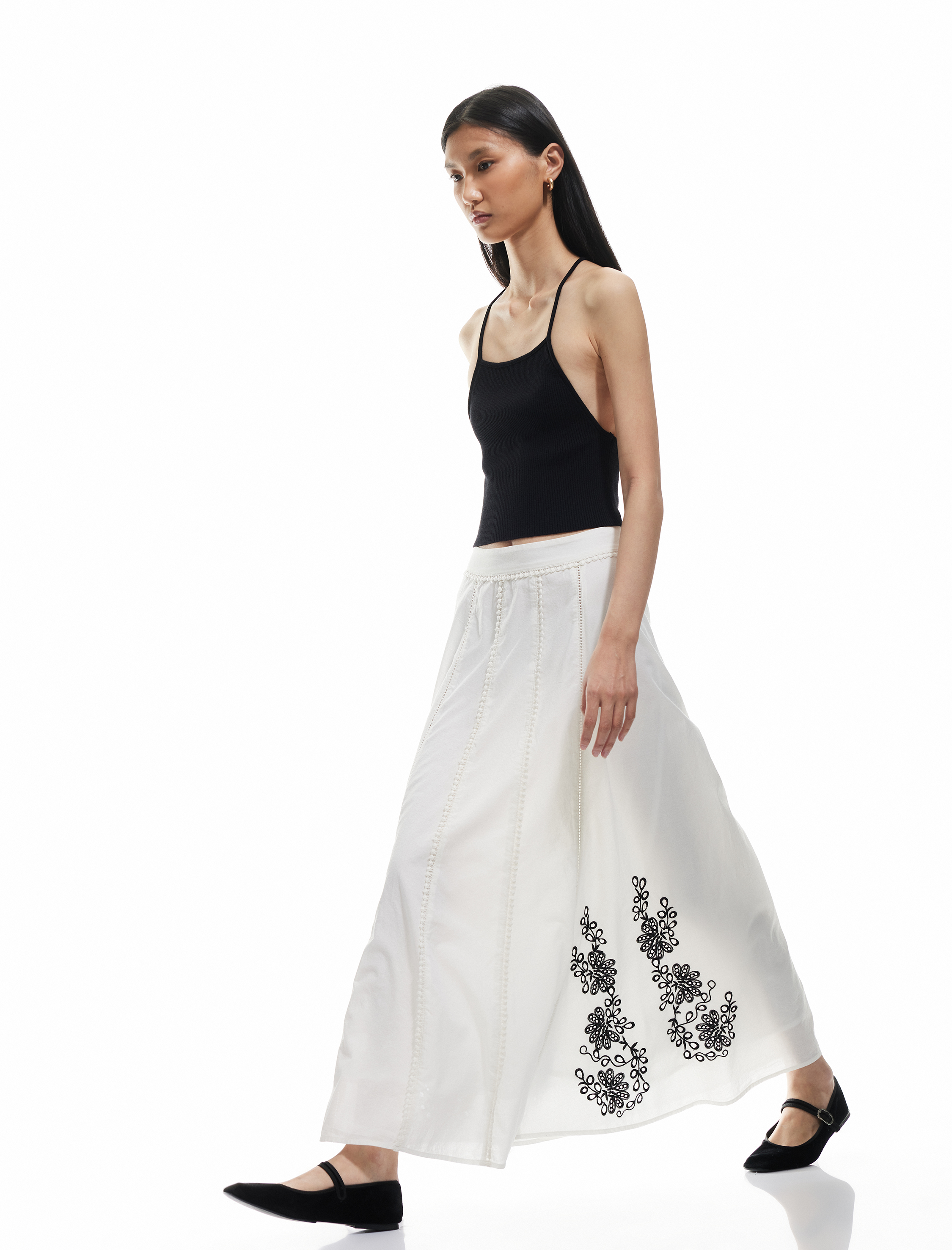   Pamuklu Astarlı Nakış Detaylı Uzun Kloş Etek