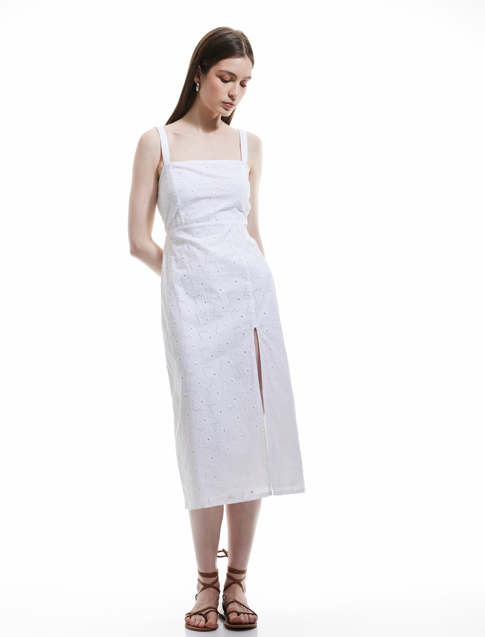  Pamuklu Yırtmaç Detaylı Fistolu Brodeli Midi Askılı Elbise