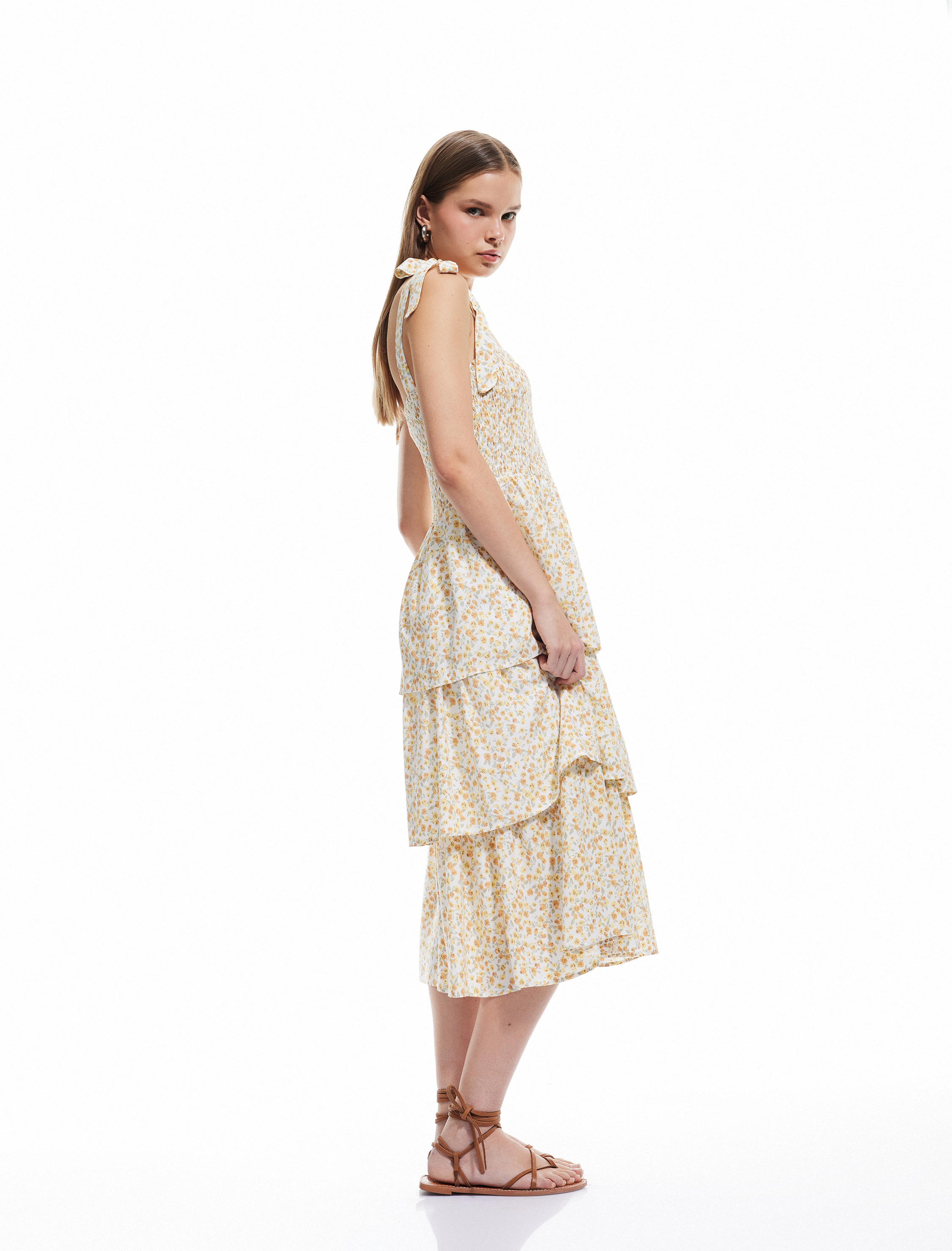   Fiyonklu Askılı Katlı Gipeli U Yaka Çiçekli Viskon Midi Elbise