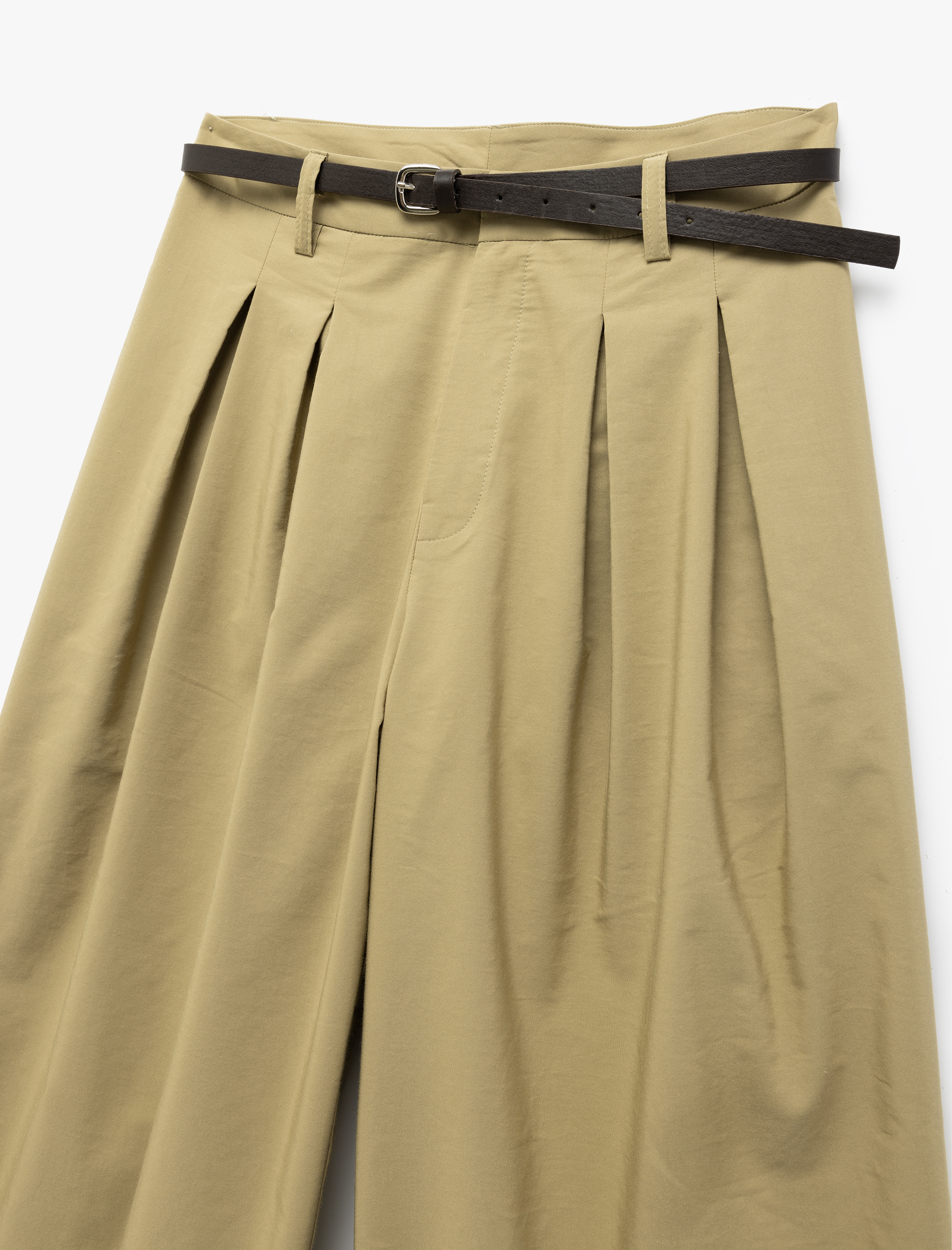   Koton X Sima Tarkan - Paraşüt Kumaş Cepli Kemerli Pile Detaylı Geniş Paça Pantolon