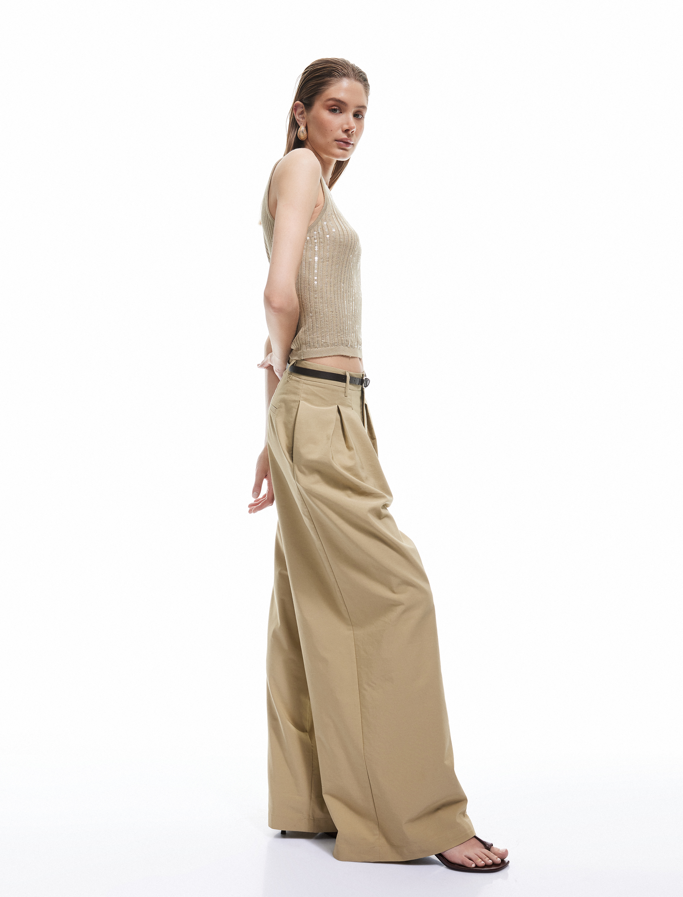   Koton X Sima Tarkan - Paraşüt Kumaş Cepli Kemerli Pile Detaylı Geniş Paça Pantolon