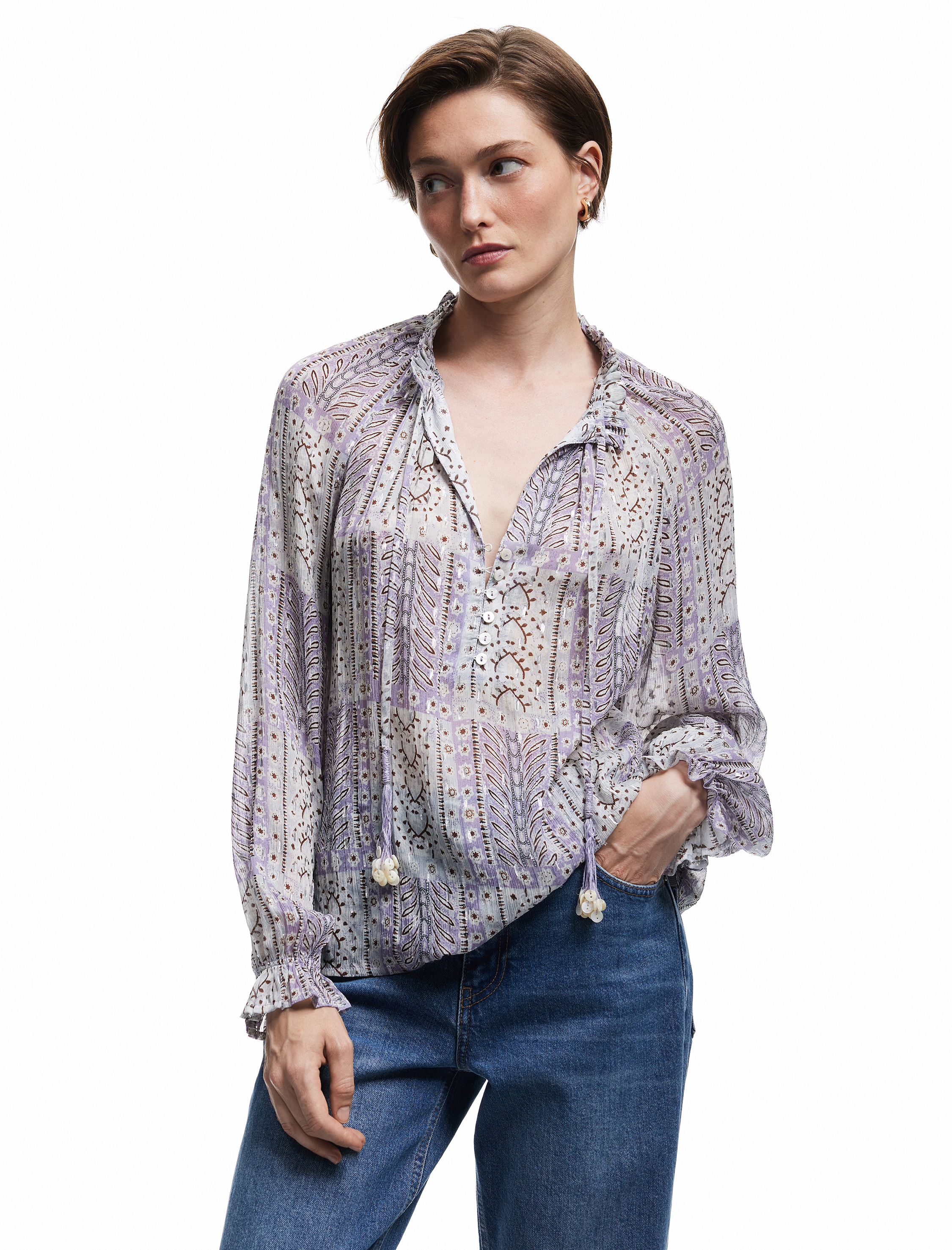   Etnik Desenli Uzun Kollu Bağlamalı V Yaka Fırfır Detaylı Şifon Bluz