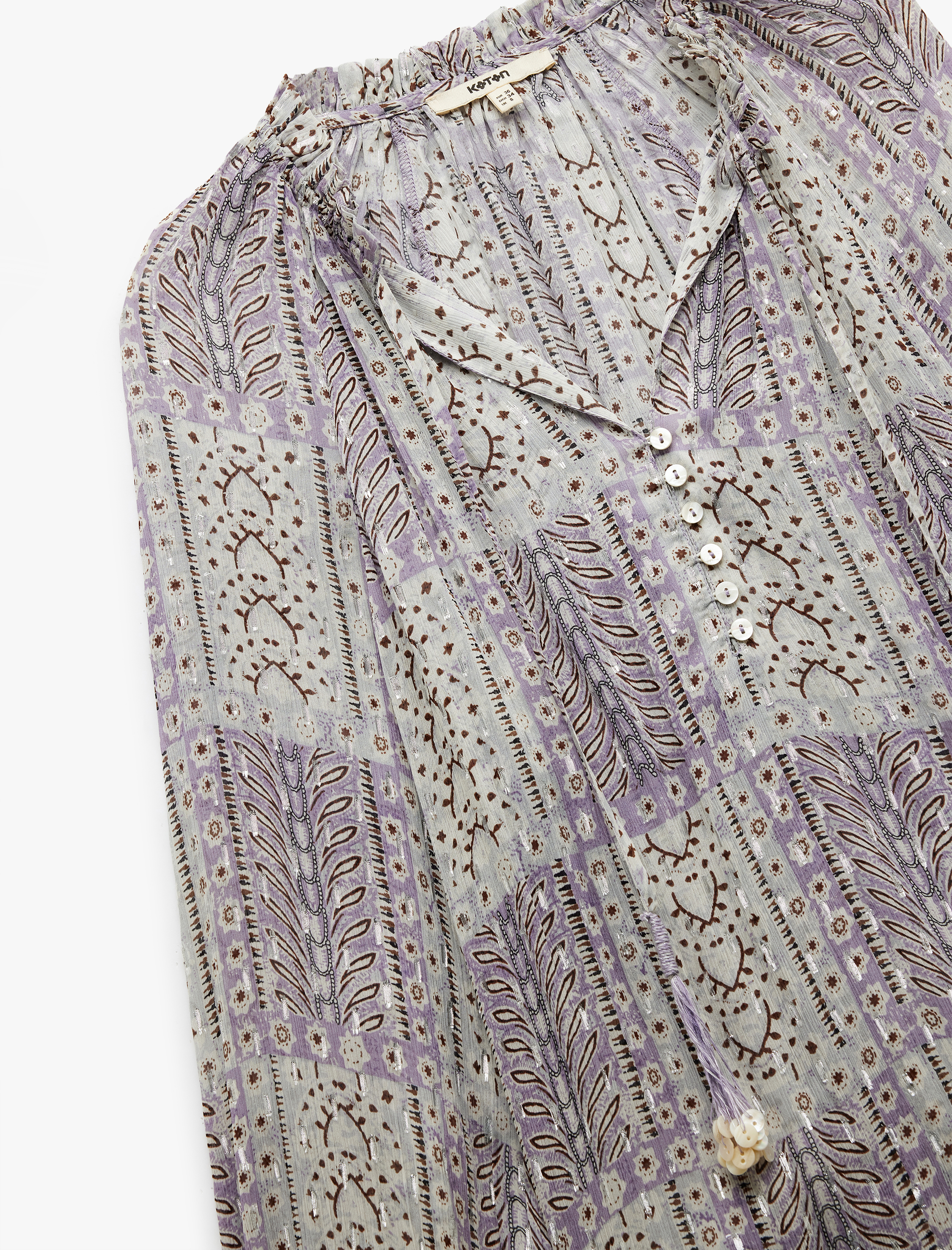   Etnik Desenli Uzun Kollu Bağlamalı V Yaka Fırfır Detaylı Şifon Bluz