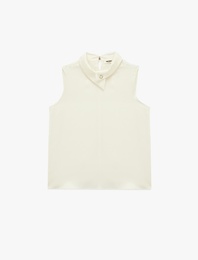 Asimetrik Yaka Kolsuz Metal Aksesuarlı Saten Bluz