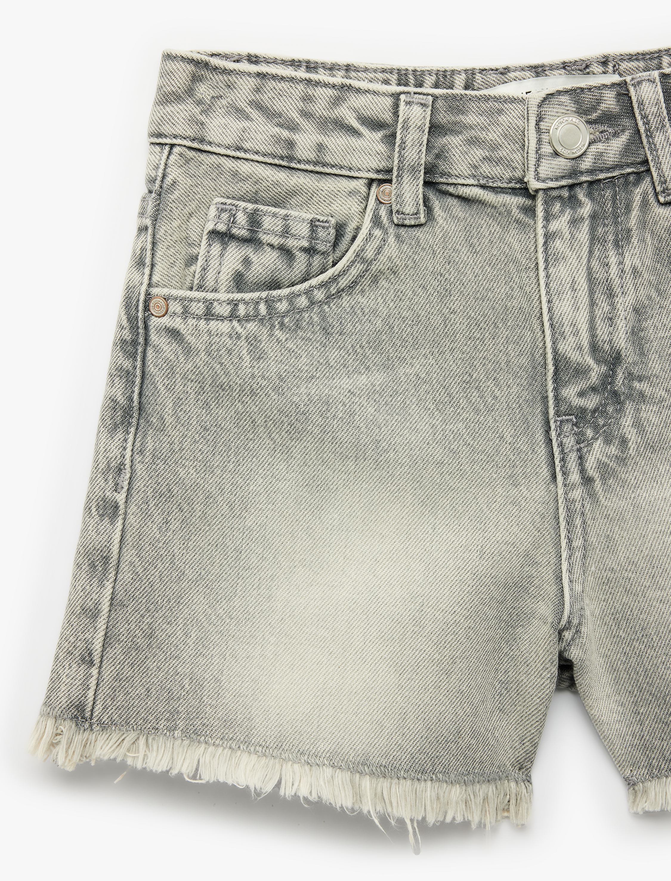  Kız Çocuk Cepli Bol Kesim Püsküllü Paça Pamuklu Denim Şort