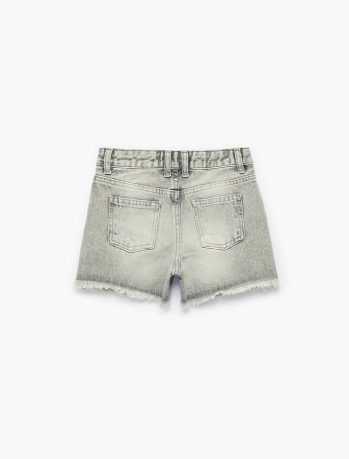 Kız Çocuk Cepli Bol Kesim Püsküllü Paça Pamuklu Denim Şort