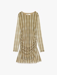 Slim Fit Uzun Kollu Yuvarlak Yaka Drapeli Detaylı Mini Ekose Tül Elbise