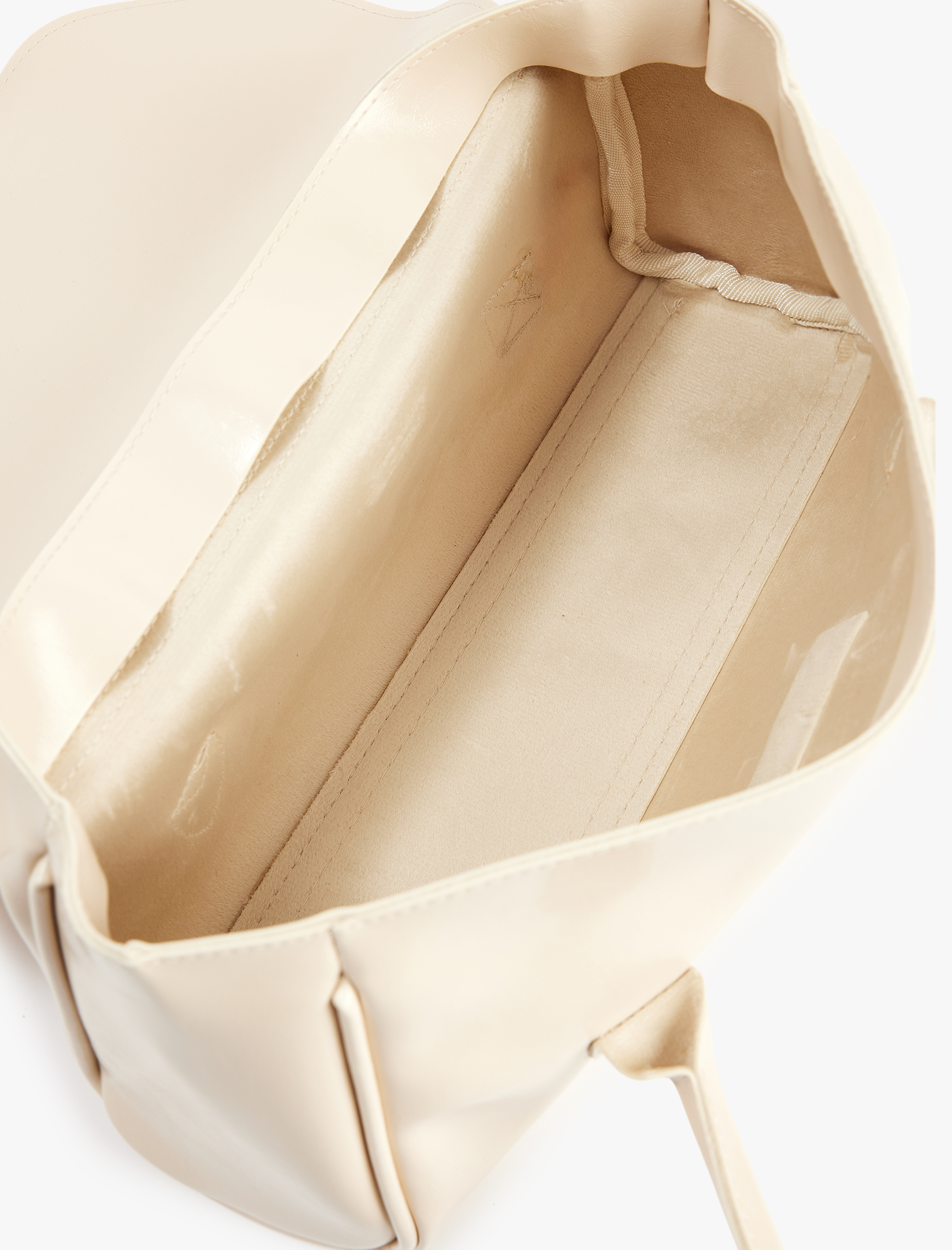  Kadın Suni Deri Kapaklı Metal Aksesuarlı Omuz Çantası