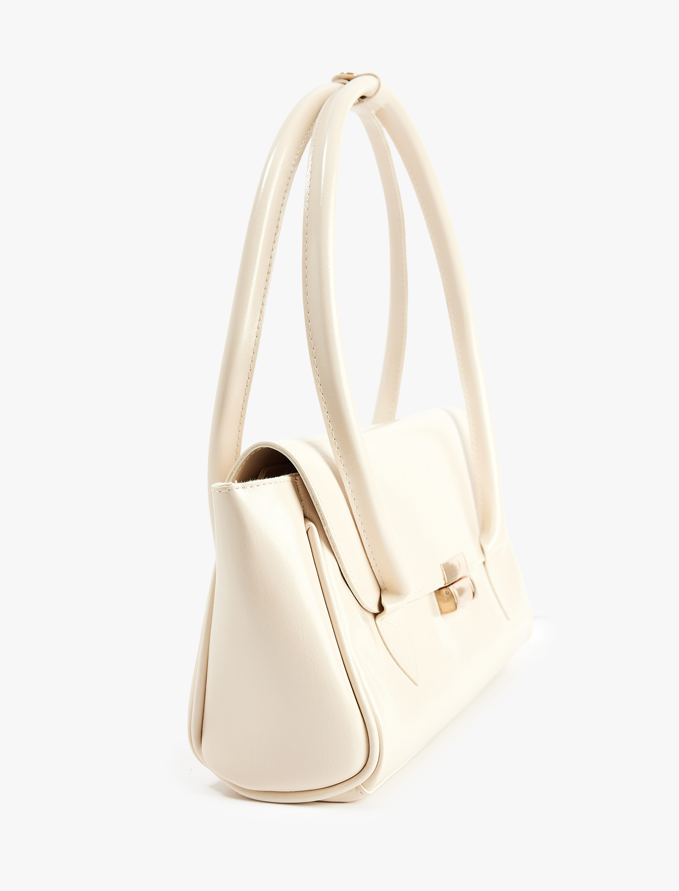  Kadın Suni Deri Kapaklı Metal Aksesuarlı Omuz Çantası