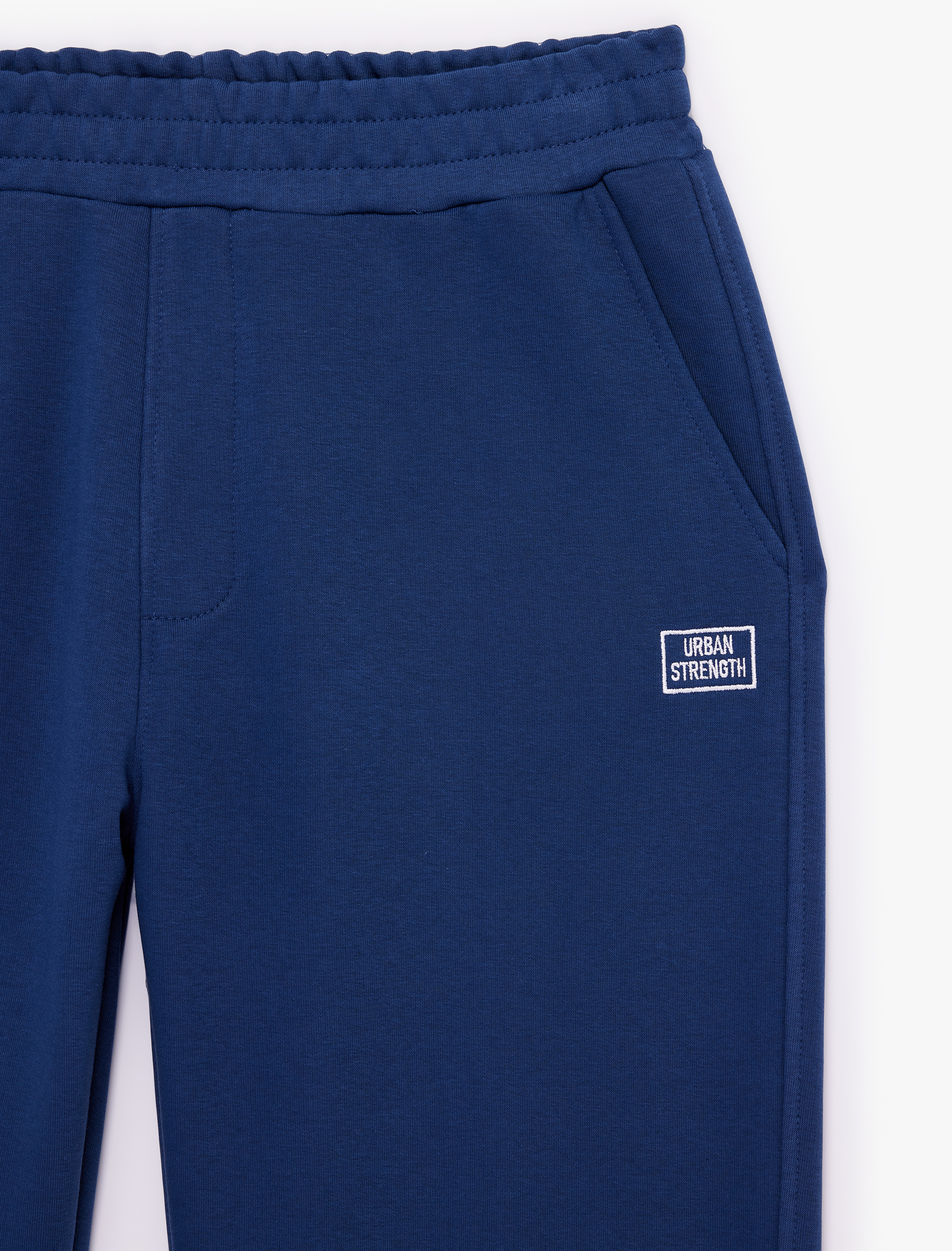   Rahat Kalıp Cepli Nakış Detaylı Beli Lastikli Geniş Paça Spor Eşofman Altı