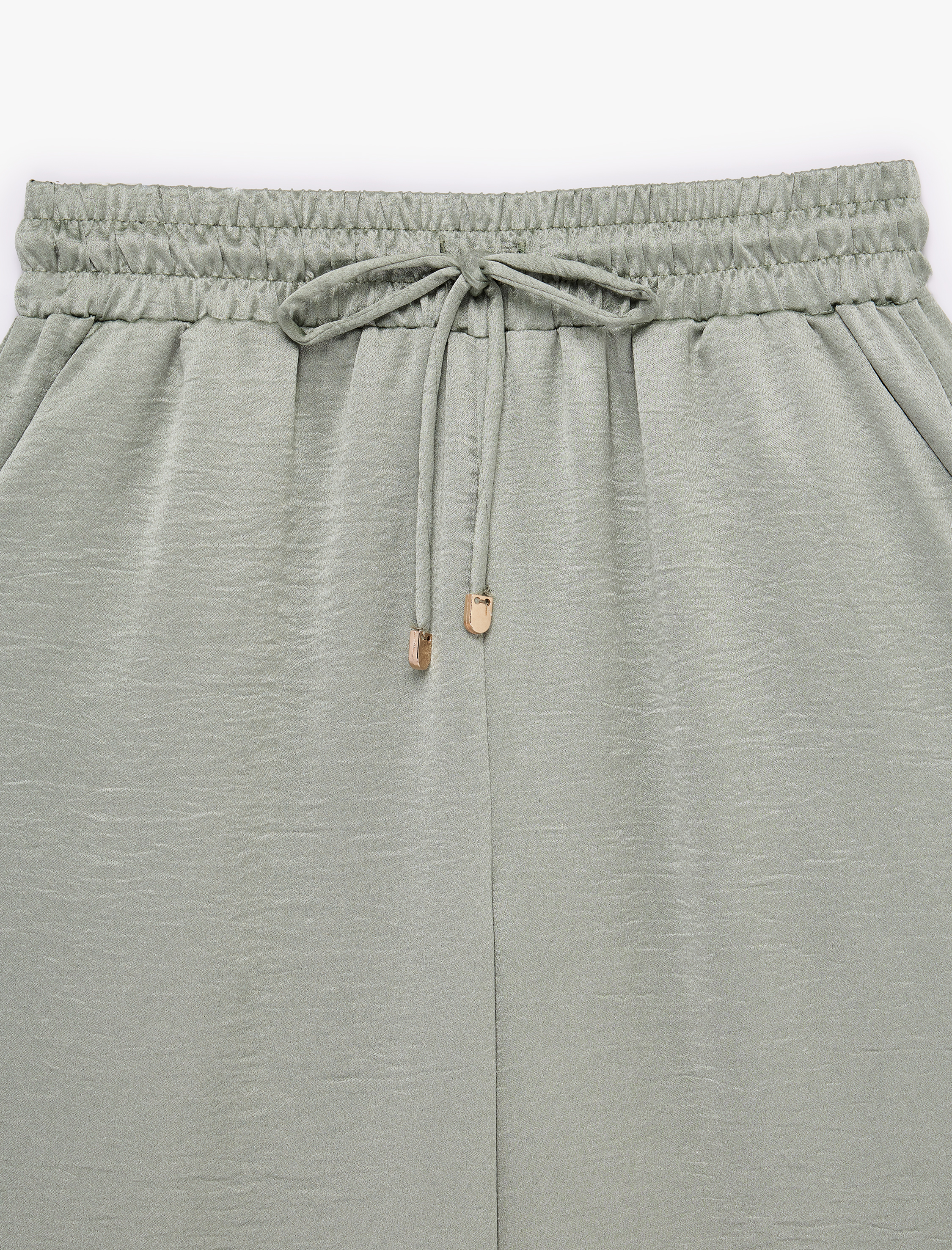   Beli Lastikli Bağlamalı Cepli Düz Geniş Paça Dokulu Saten Pantolon